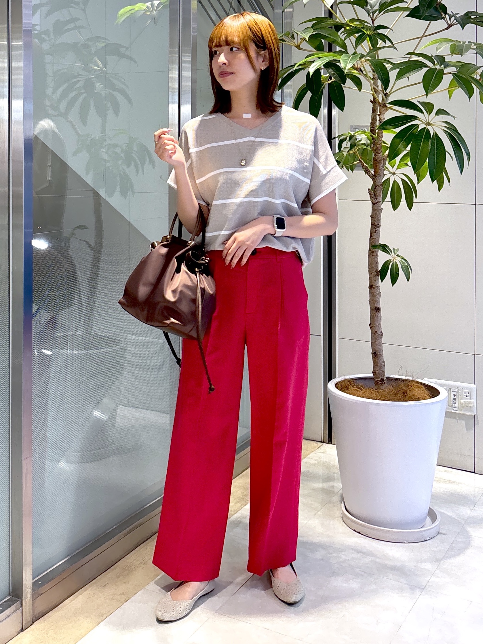yukaさんの「UNTITLED｜【11色展開/体型カバー】前後2WAYフレンチスリーブニット」を使ったコーディネート