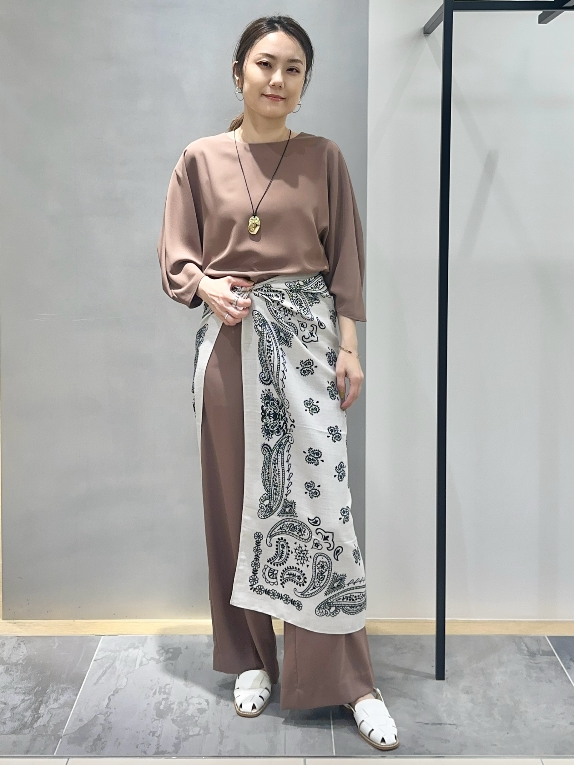 MAIさんの「INDIVI｜【接触冷感／透湿／着る日傘】ドルマントップス」を使ったコーディネート