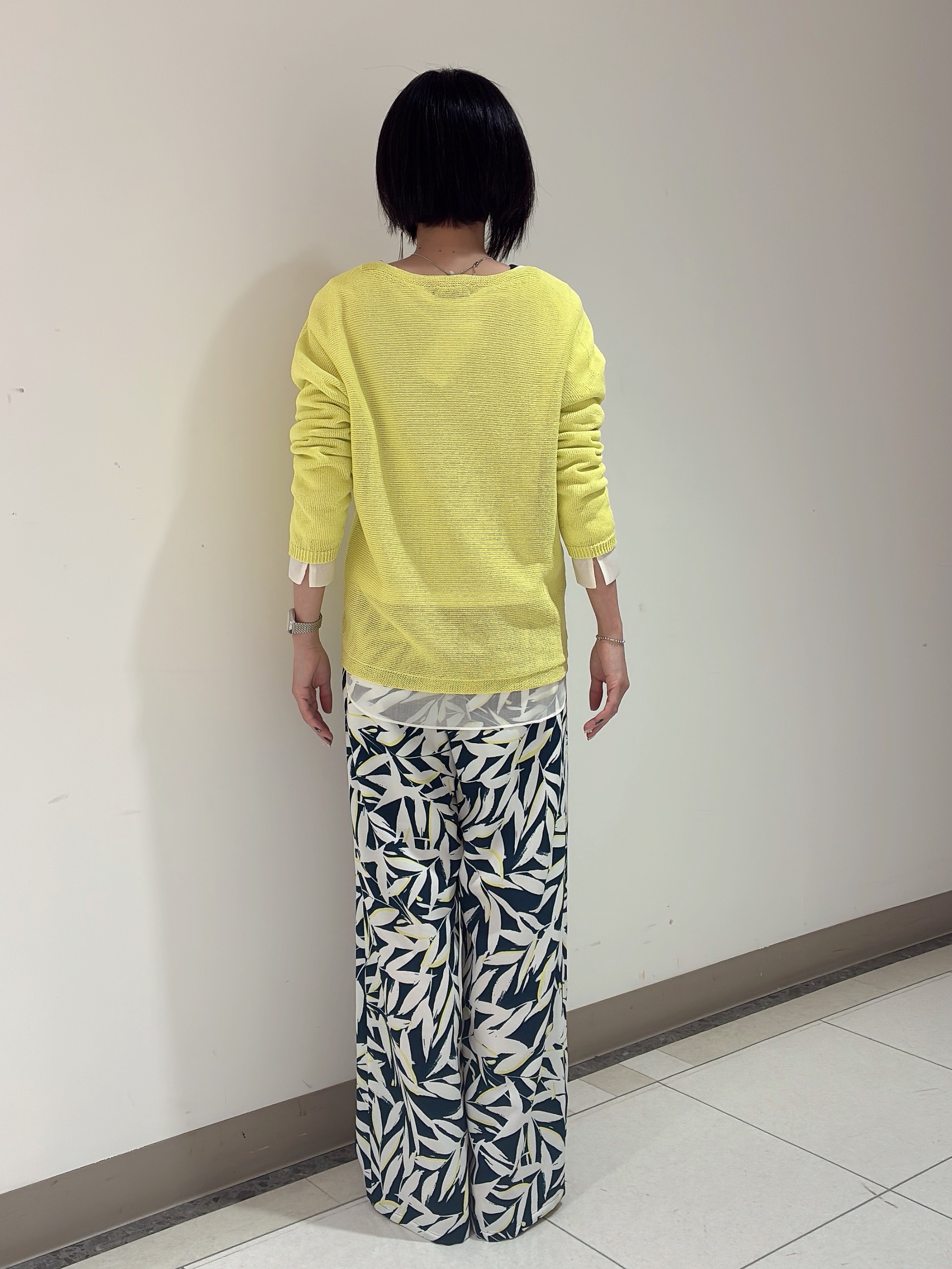 環さんの「UNTITLED｜【古畑星夏さん着用/8色展開/程よい透け感】ドライタッチボートネックニット」を使ったコーディネート