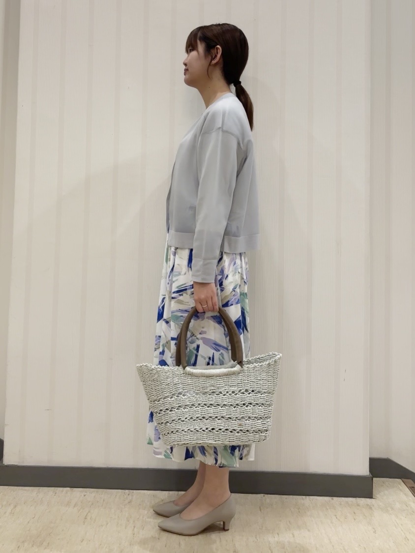 ちひさんの「INDIVI｜【洗える／シアーラメ】ブルゾン風ジップアップニットカーディガン」を使ったコーディネート