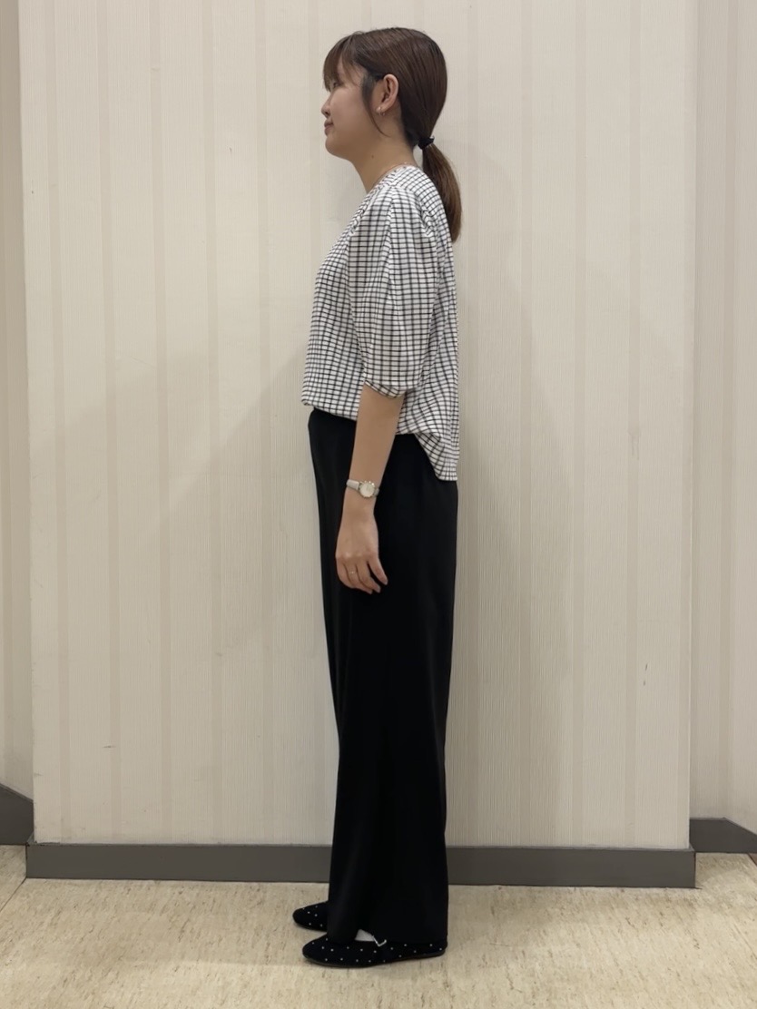 ちひさんの「INDIVI｜【さらに軽く軽快！／着る日傘】イージーワイドパンツ」を使ったコーディネート