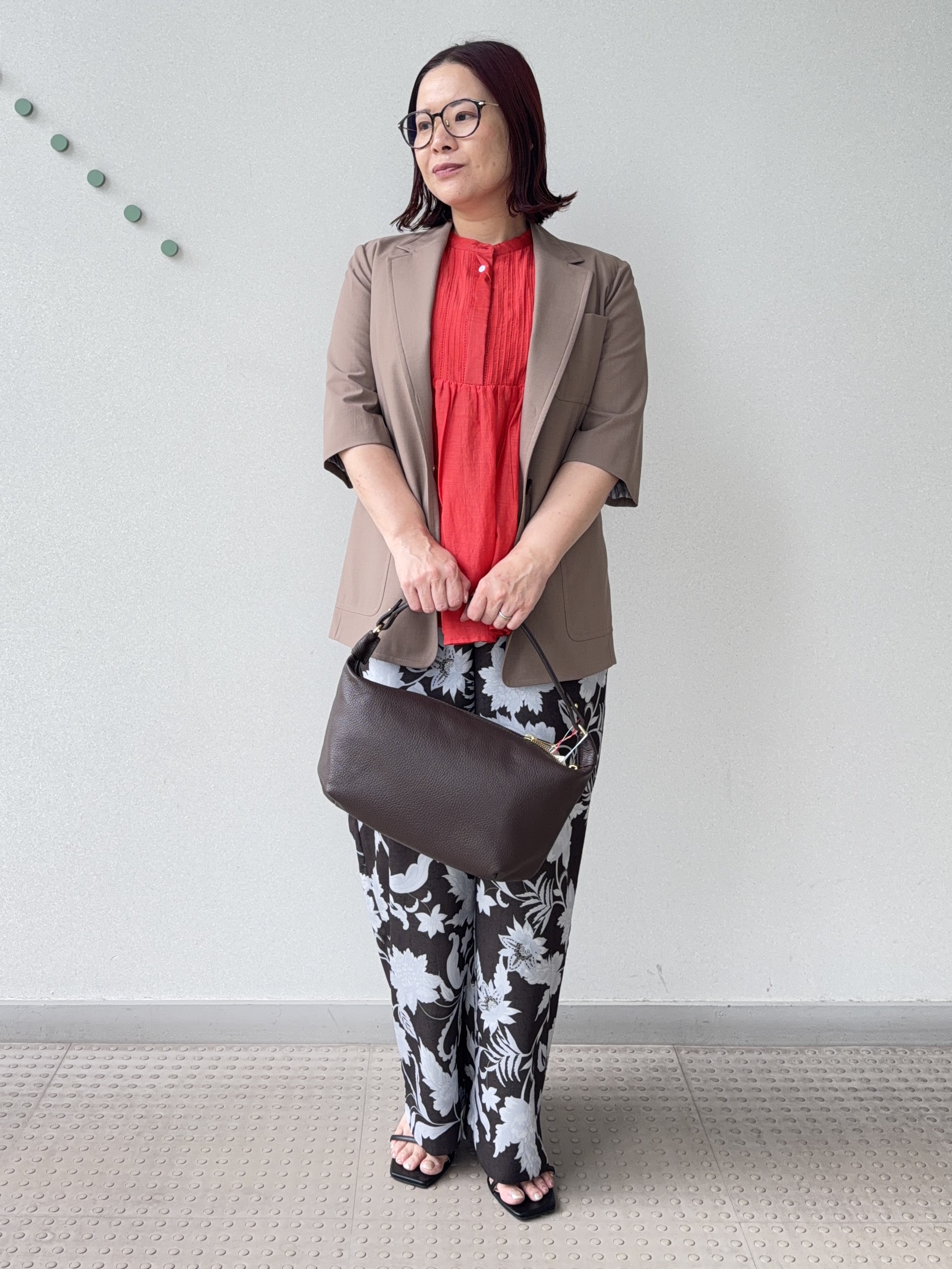 Asamiさんの「DRESSTERIOR｜コットンシルク ラッフルスリーブ ブラウス」を使ったコーディネート