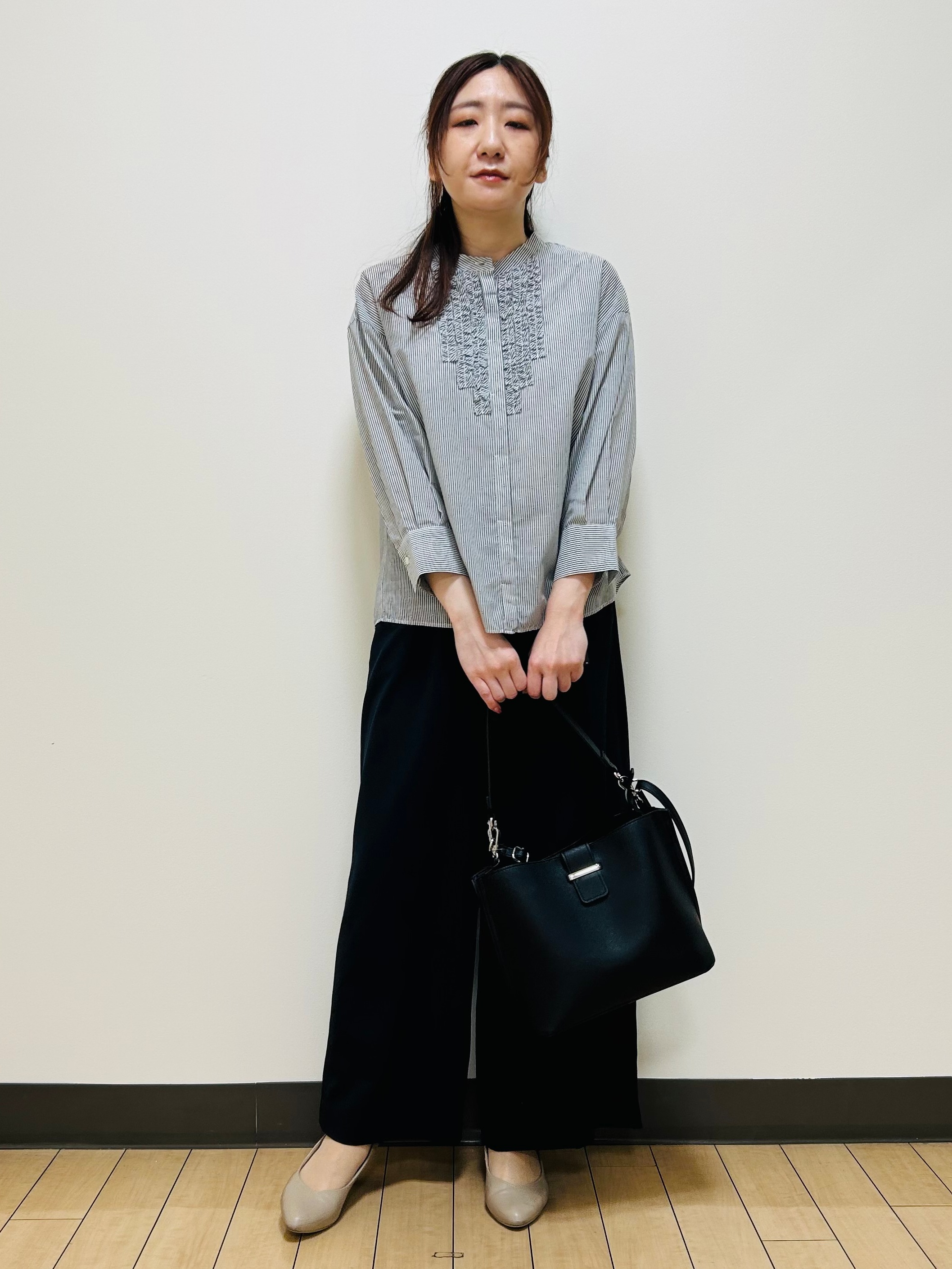 miiiさんの「Reflect｜【接触冷感】八分袖フロントフリルブラウス」を使ったコーディネート