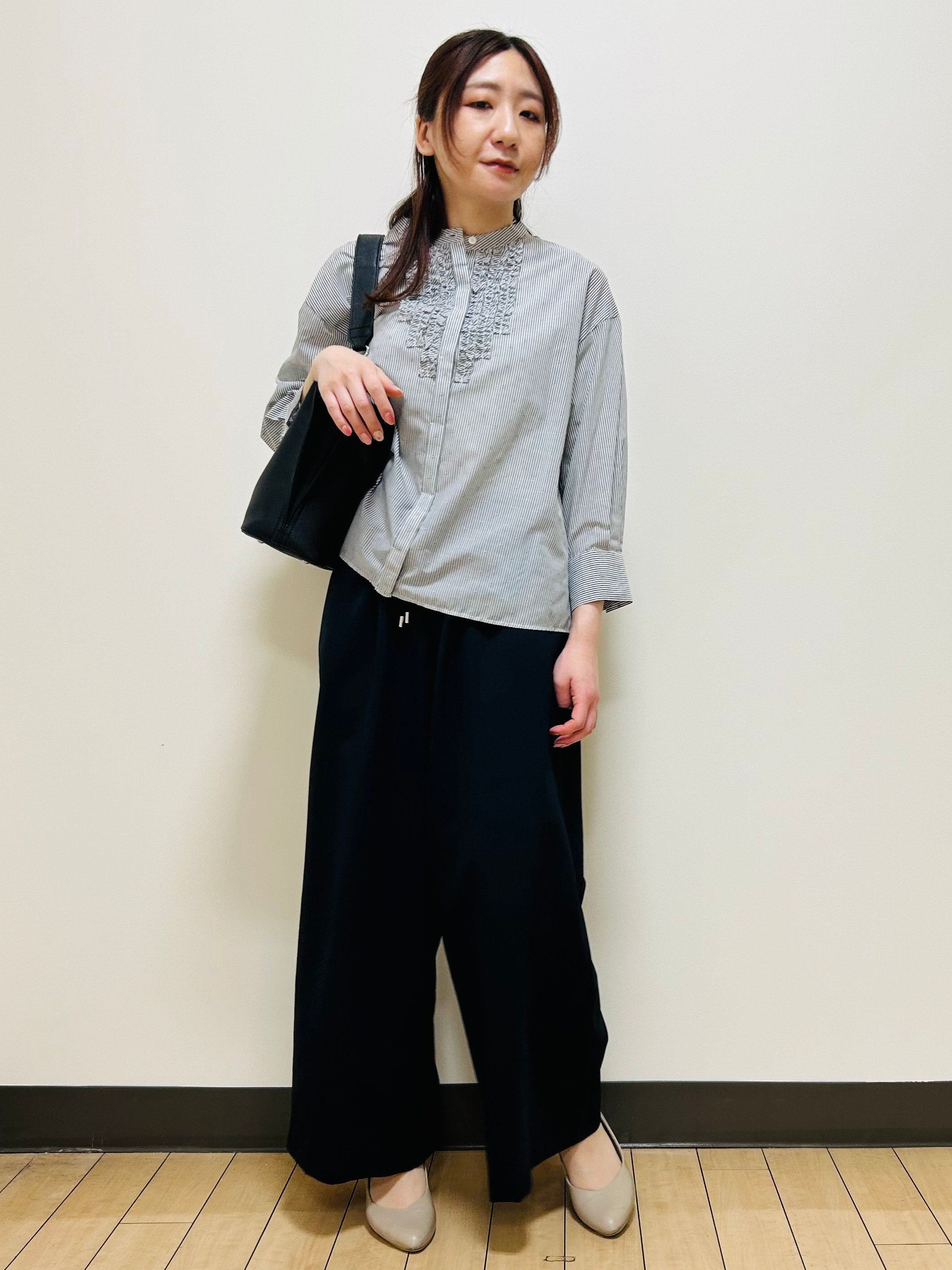 miiiさんの「Reflect｜【接触冷感】八分袖フロントフリルブラウス」を使ったコーディネート
