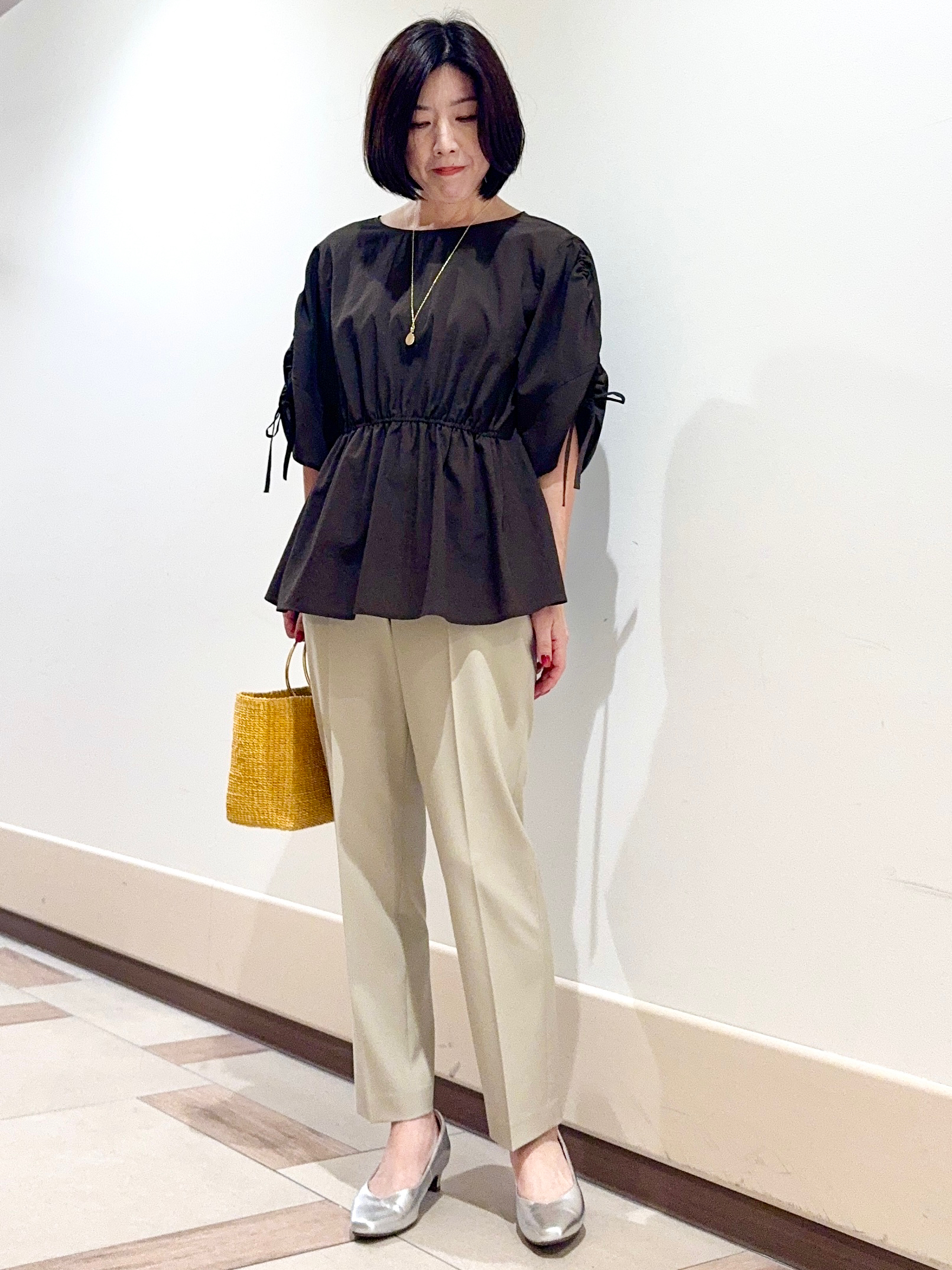 kaeさんの「Reflect｜【通気性あり／涼しい／マシンウォッシャブル】ウエストギャザーブラウス」を使ったコーディネート