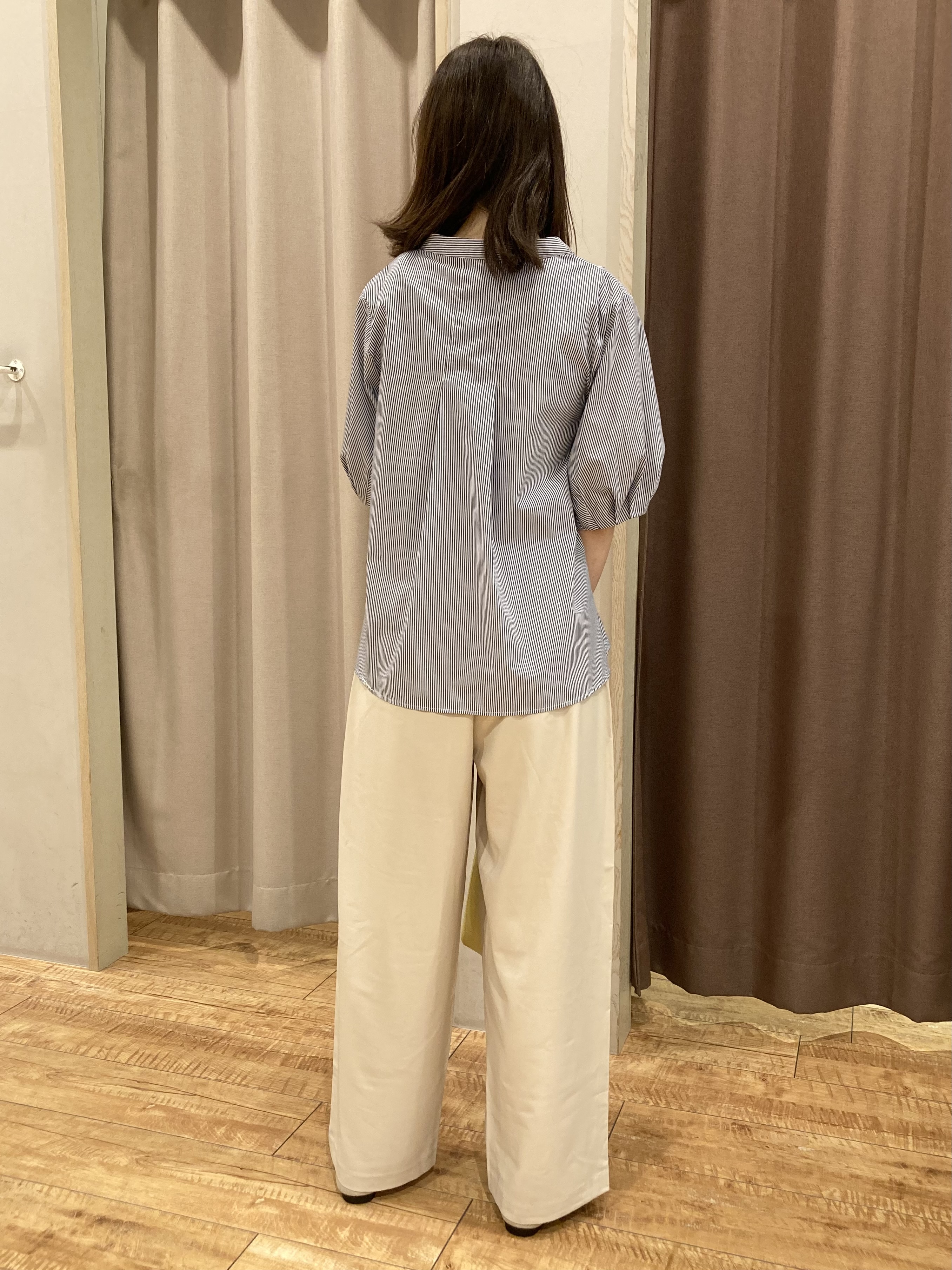 hashiさんの「SHOO･LA･RUE｜【高レビュー/洗濯後しわになりにくい/インせず着られる】自然に体型カバー 麻調ペプラムブラウス」を使ったコーディネート