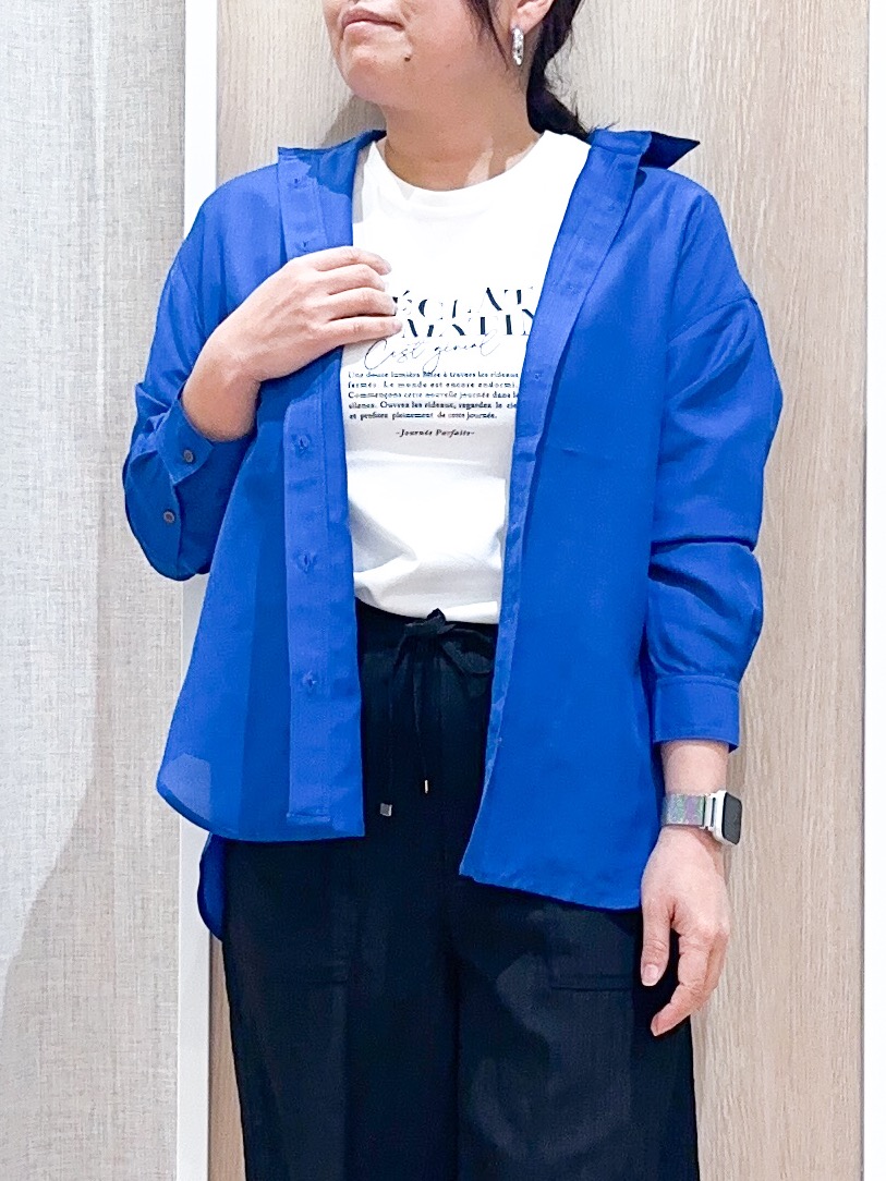naoさんの「grove｜【洗濯機OK・ひんやり】朝晩の気温差に◎軽やかシアーシャツ」を使ったコーディネート