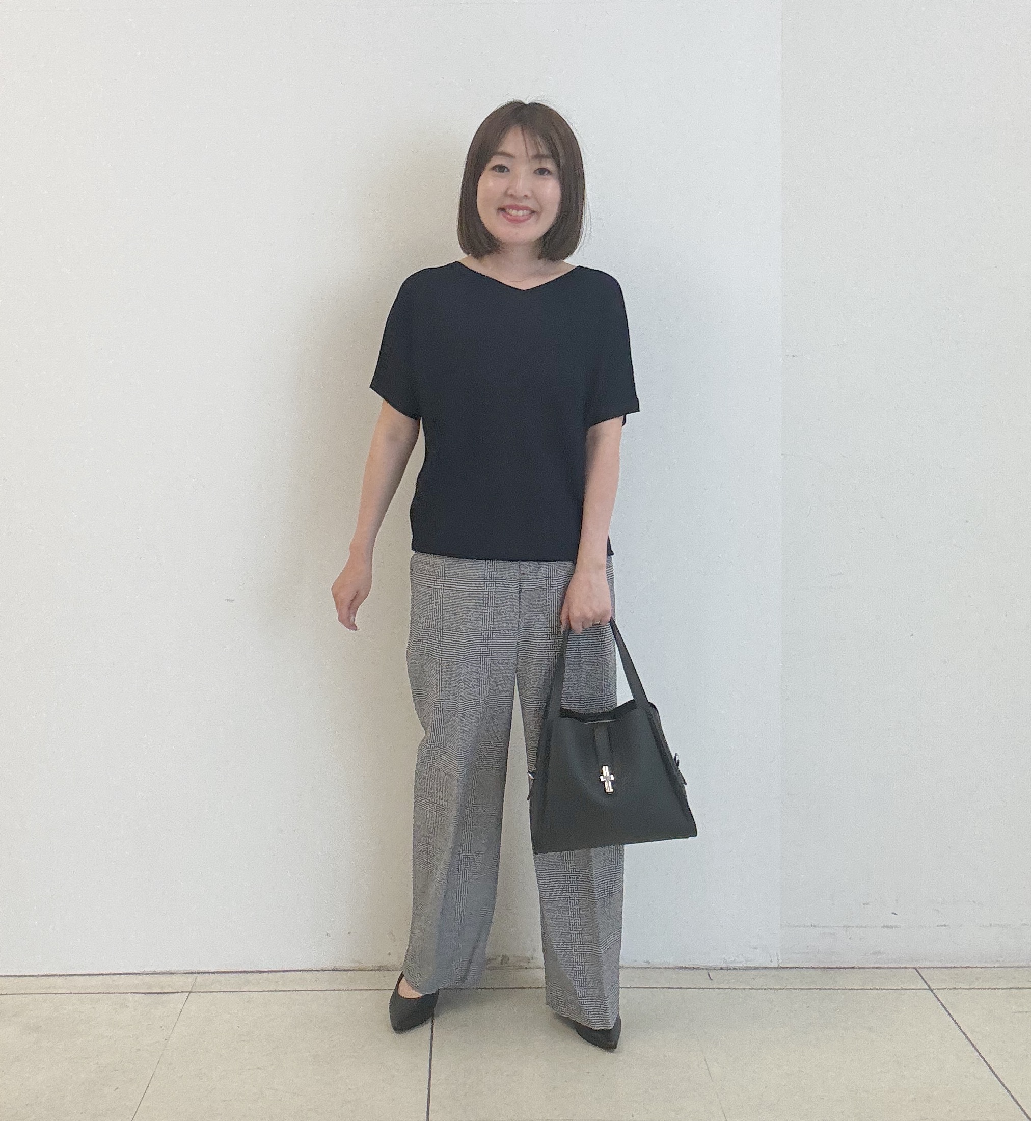 yoshiyaさんの「INDIVI｜【ラム革／美脚／通勤】レザーパンプス」を使ったコーディネート