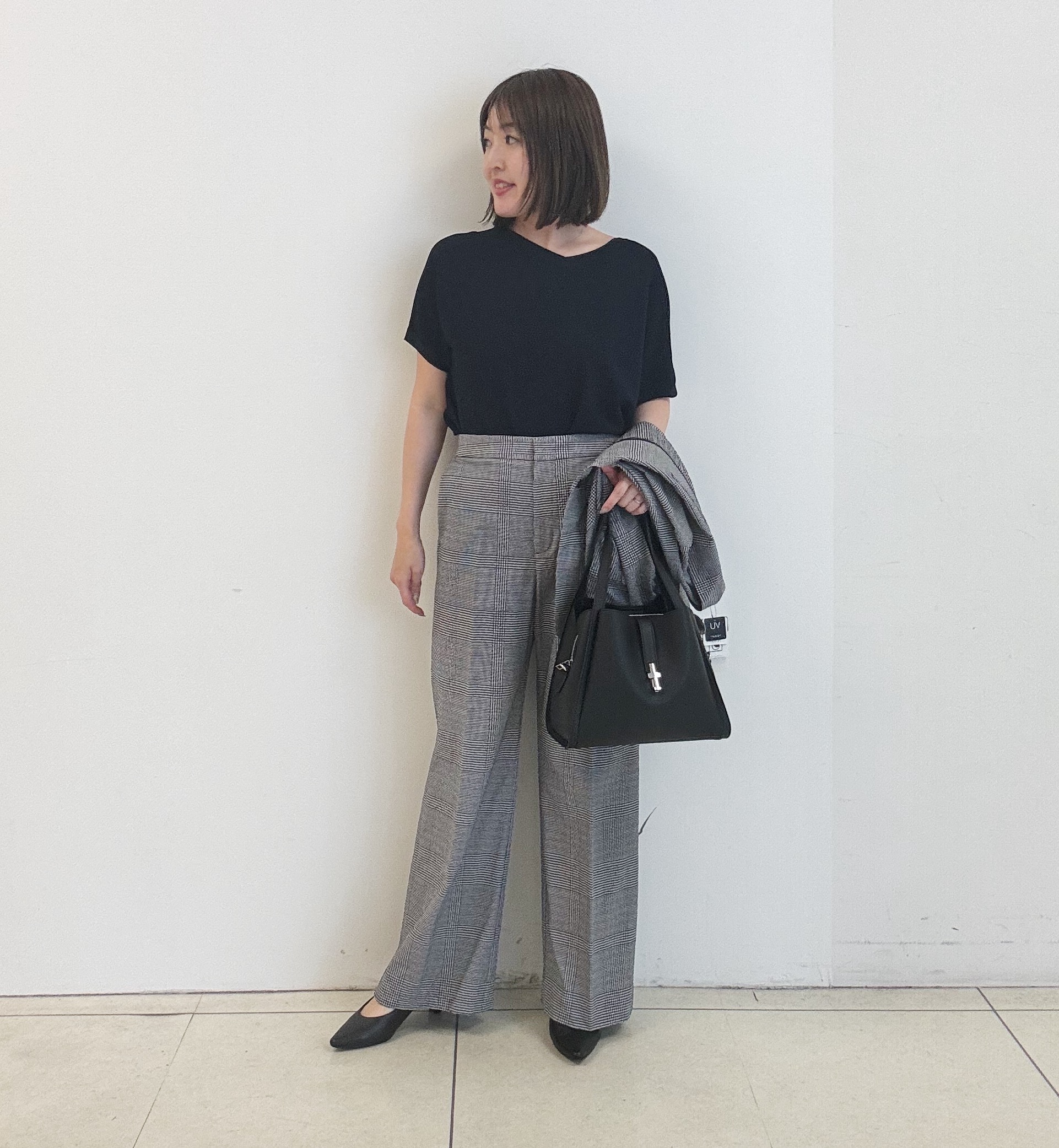 yoshiyaさんの「INDIVI｜【ラム革／美脚／通勤】レザーパンプス」を使ったコーディネート