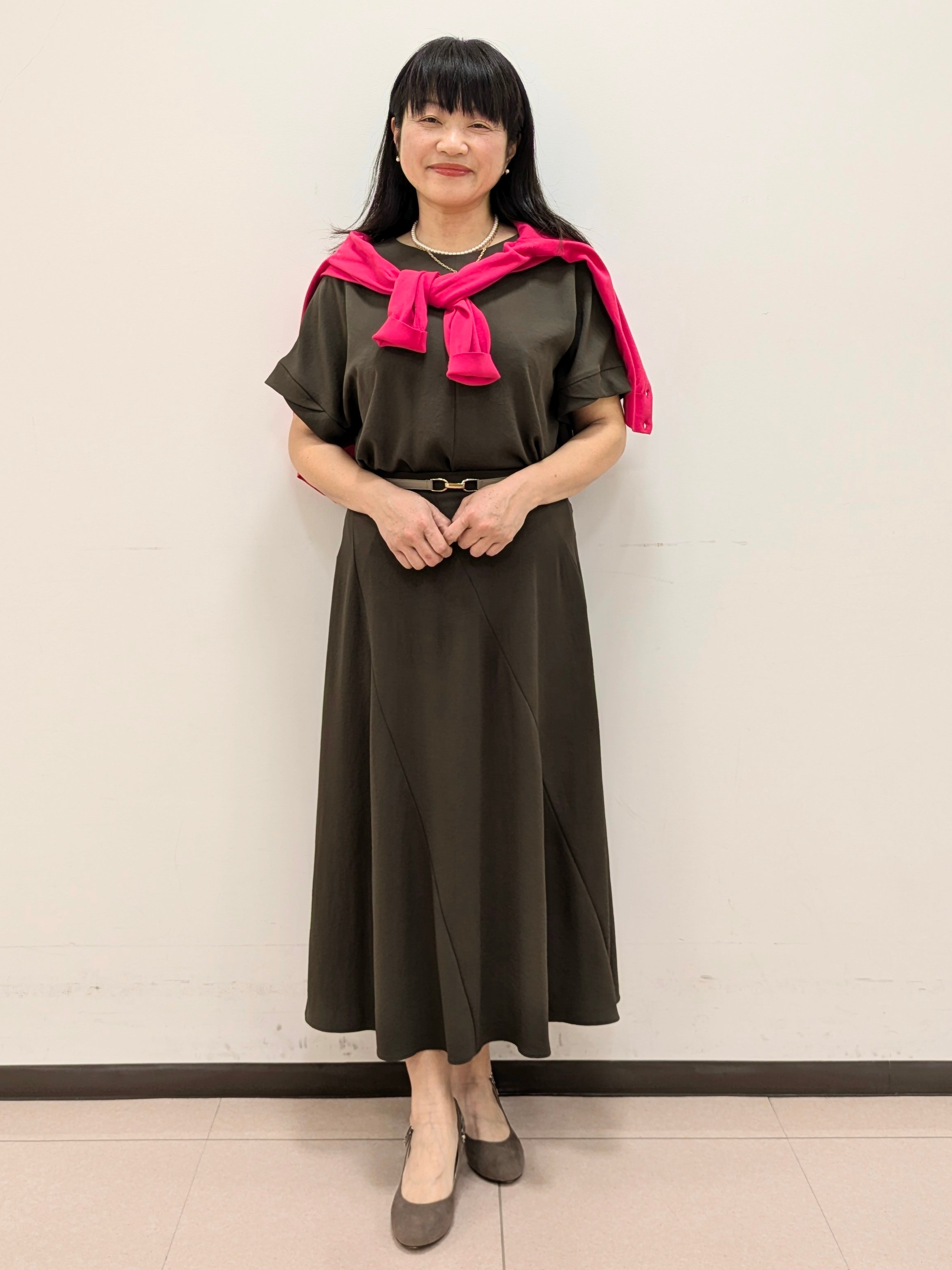 ともさんの「UNTITLED｜【前後2WAY/はっ水/セットアップ可】リラクシーフレンチスリーブブラウス」を使ったコーディネート
