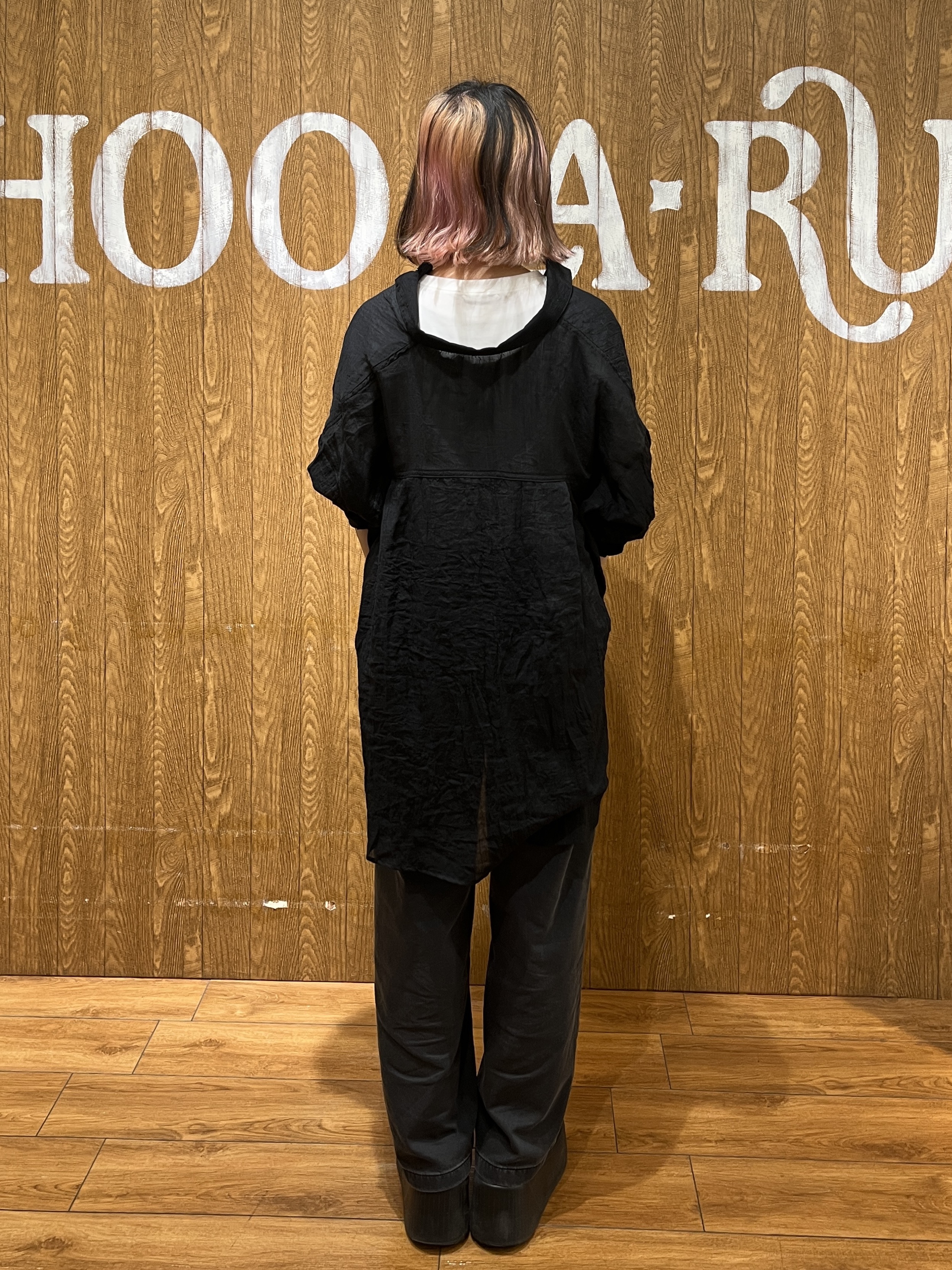 わこさんの「SHOO･LA･RUE｜【体型カバー】ふんわり質感 やわらかこなれシアーシャツ」を使ったコーディネート