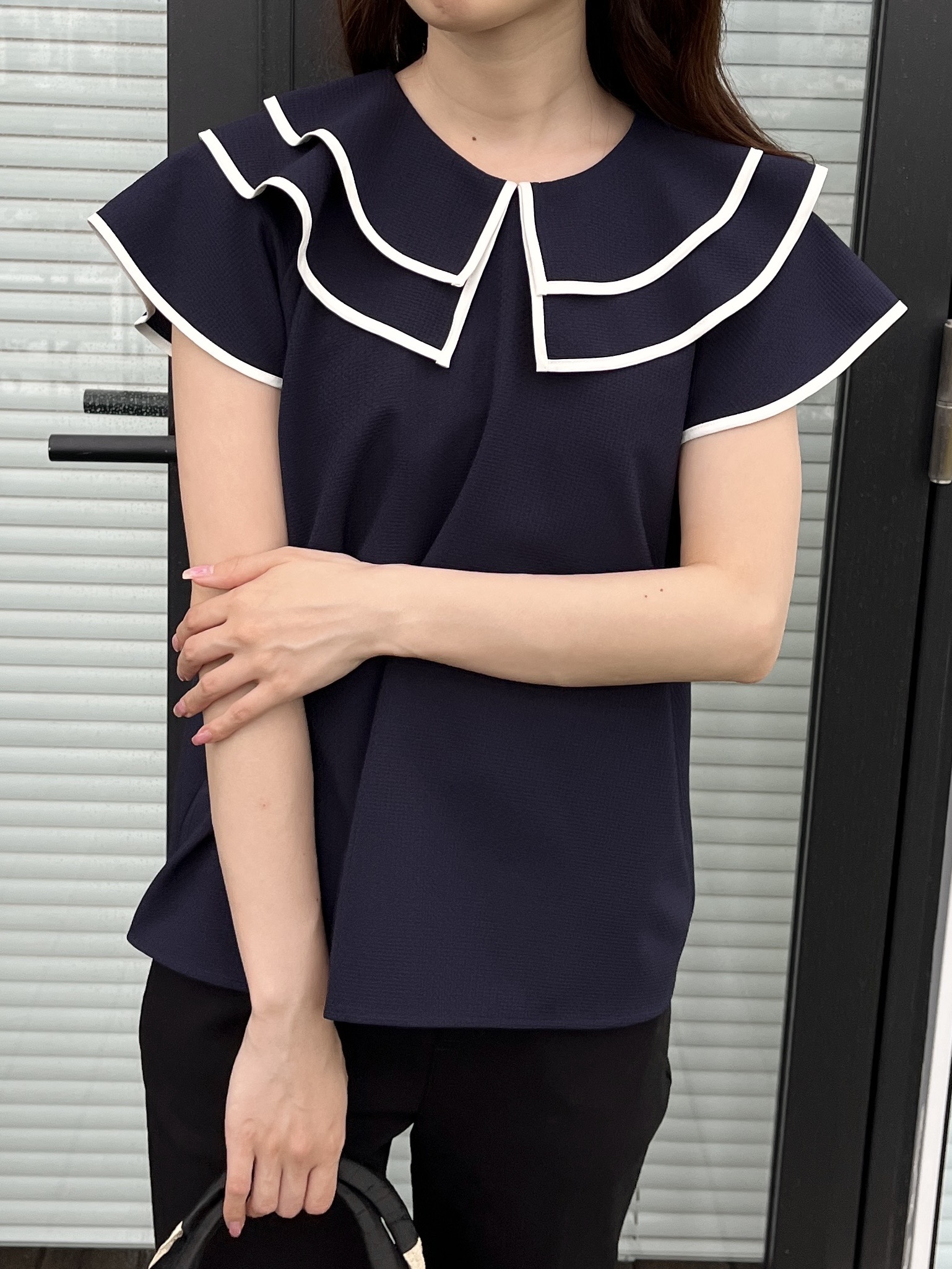 はばさんの「Couture brooch｜【洗濯機可】マリンカラー ブラウス」を使ったコーディネート