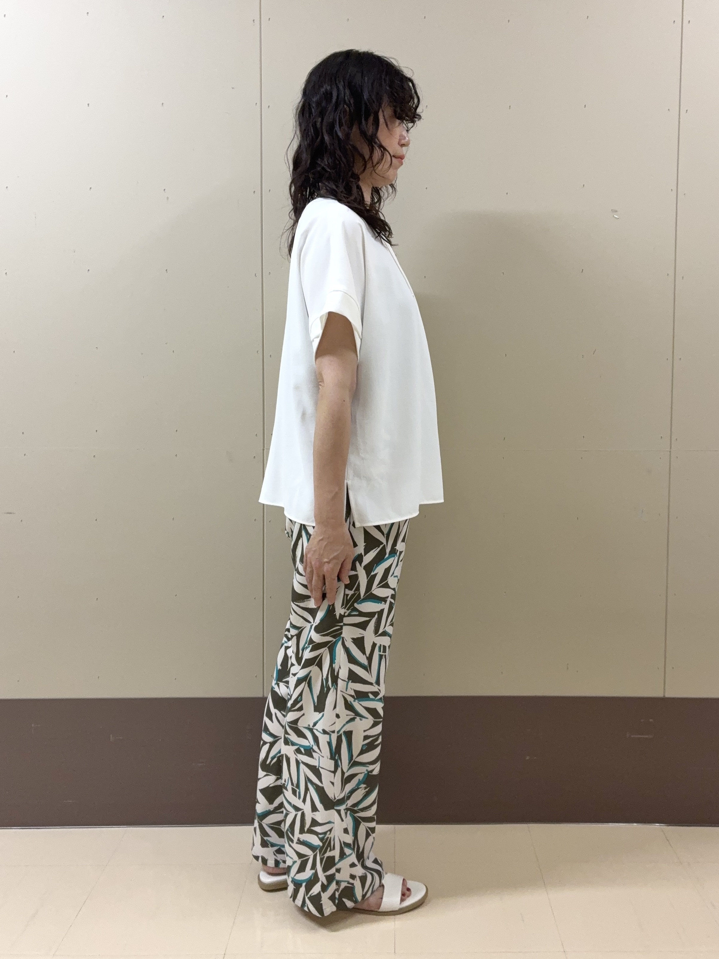 Noriさんの「UNTITLED｜【前後2WAY/はっ水/セットアップ可】リラクシーフレンチスリーブブラウス」を使ったコーディネート