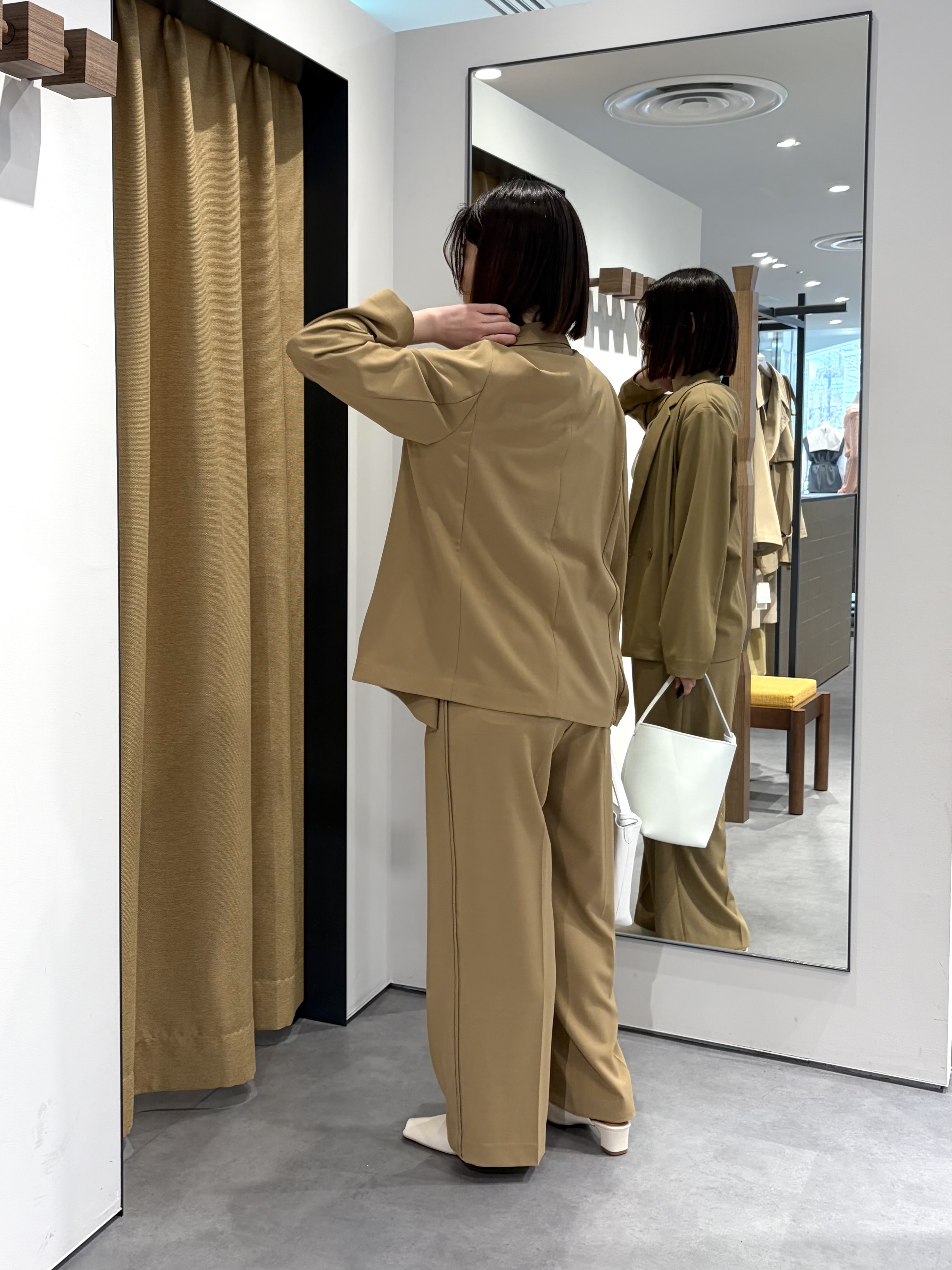 amiさんの「INDIVI｜Comfy SET UP｜ダブルブレストイージージャケット【セットアップ対応／通勤／カセット服／接触」を使ったコーディネート