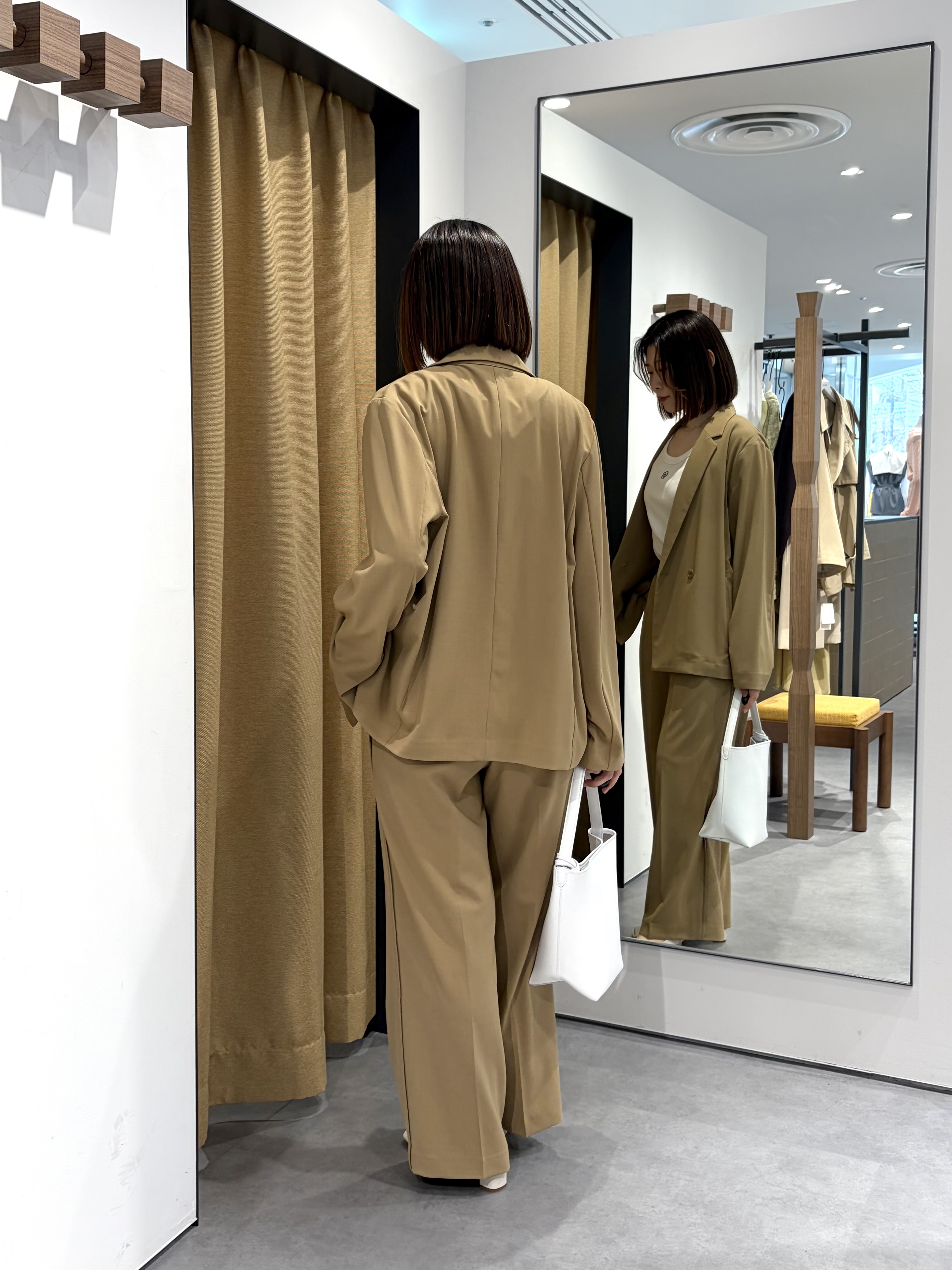 amiさんの「INDIVI｜Comfy SET UP｜ダブルブレストイージージャケット【セットアップ対応／通勤／カセット服／接触」を使ったコーディネート
