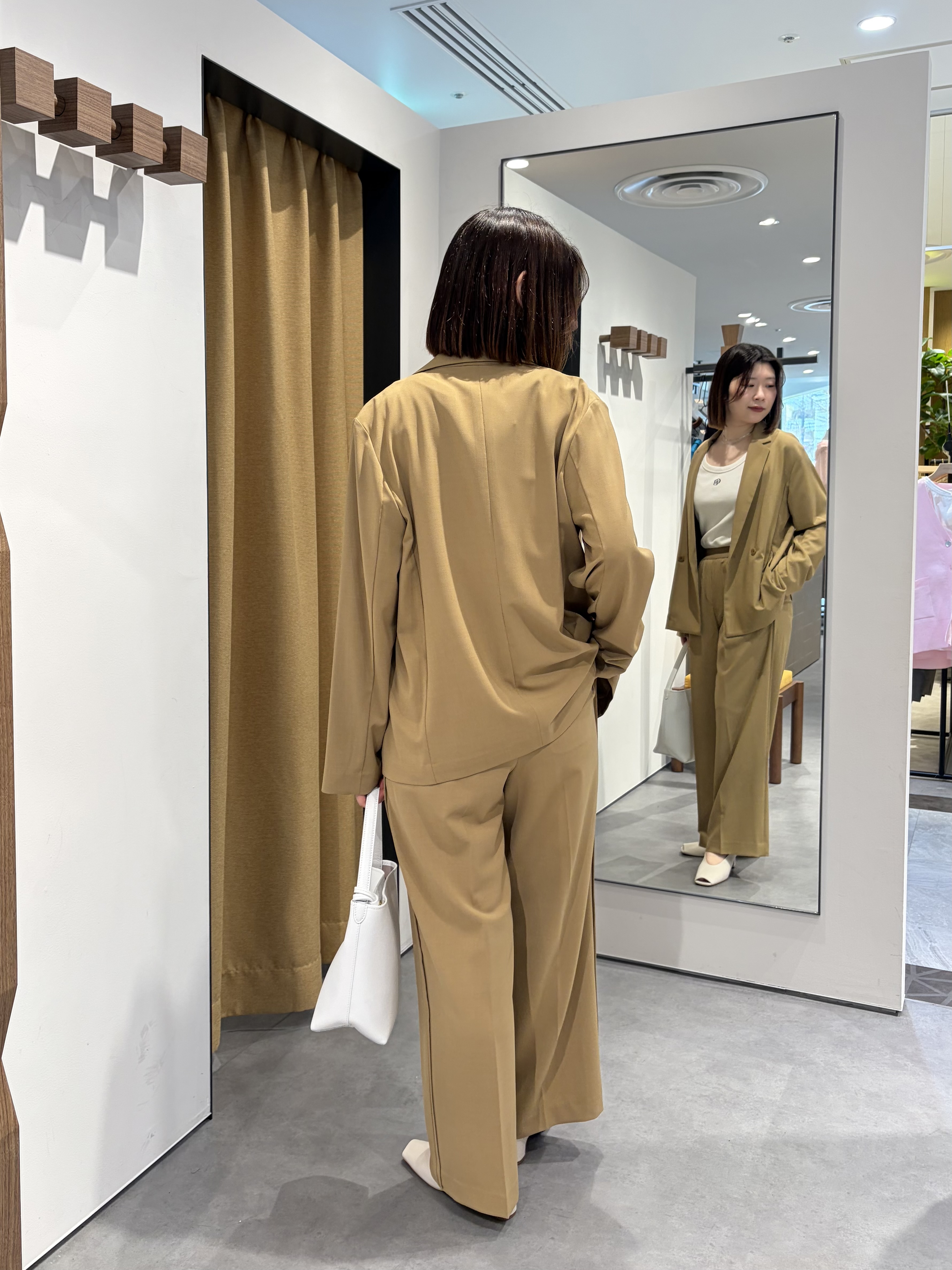 amiさんの「INDIVI｜Comfy SET UP｜ダブルブレストイージージャケット【セットアップ対応／通勤／カセット服／接触」を使ったコーディネート