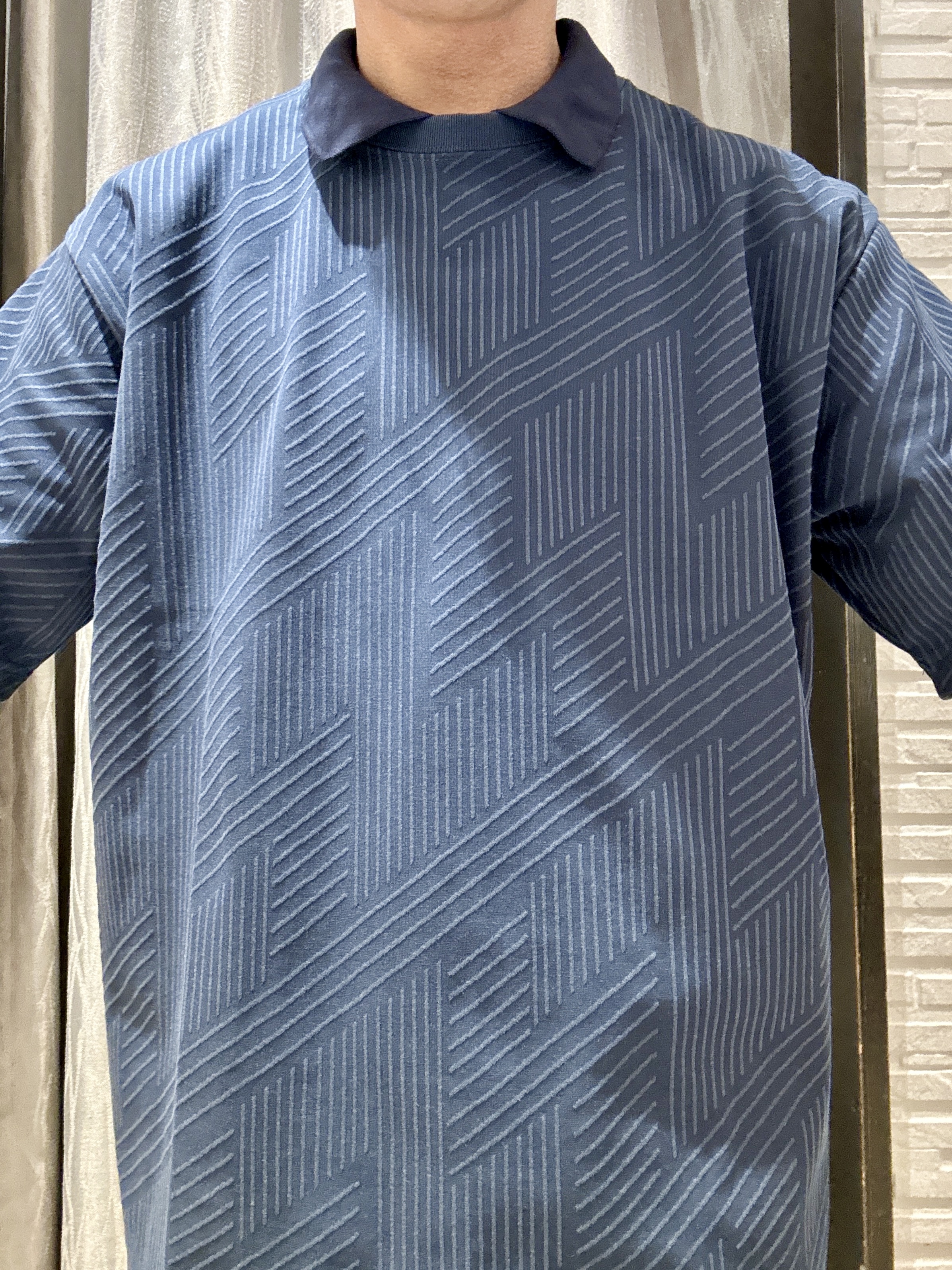 KENJI Iさんの「THE SHOP TK｜【無地だと少し物足りないという方へ】ジオメトリック柄 半袖Tシャツ 洗濯機OK」を使ったコーディネート