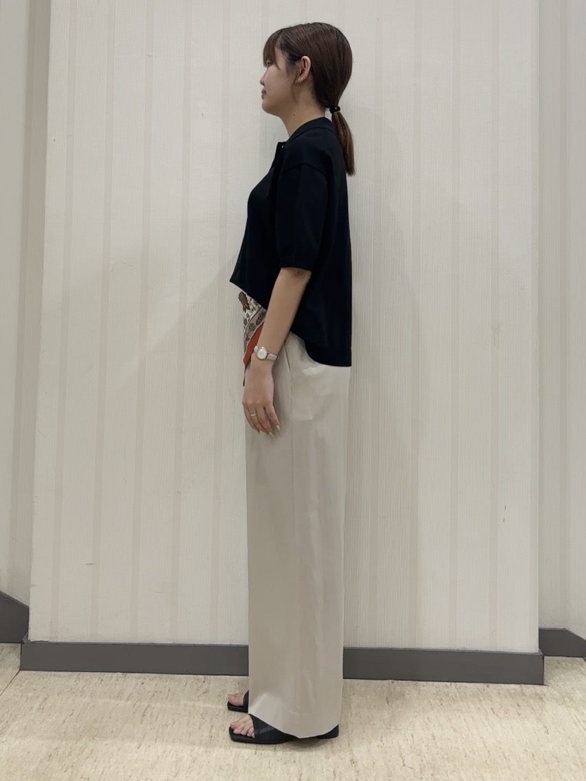 ちひさんの「INDIVI｜【60cm四方】リーフ柄スカーフ」を使ったコーディネート