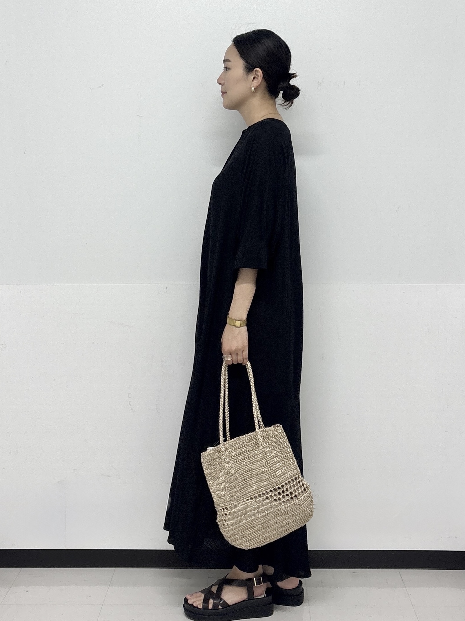 Hazukiさんの「OPAQUE.CLIP｜キーネックロングワンピース【洗える】」を使ったコーディネート