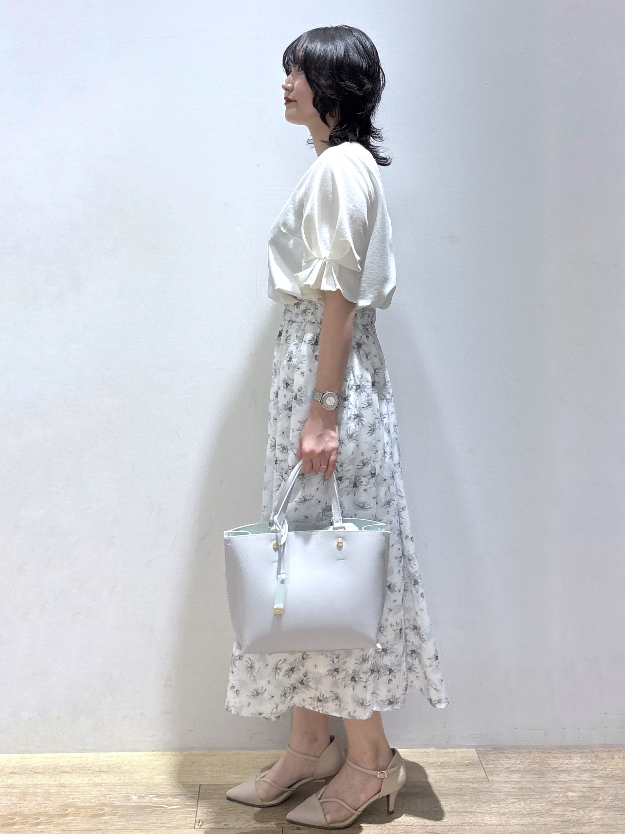 mizukiさんの「index｜【接触冷感】タックパフスリーブブラウス《吸水速乾／防シワ／洗濯機OK／XS～3L／6col》」を使ったコーディネート