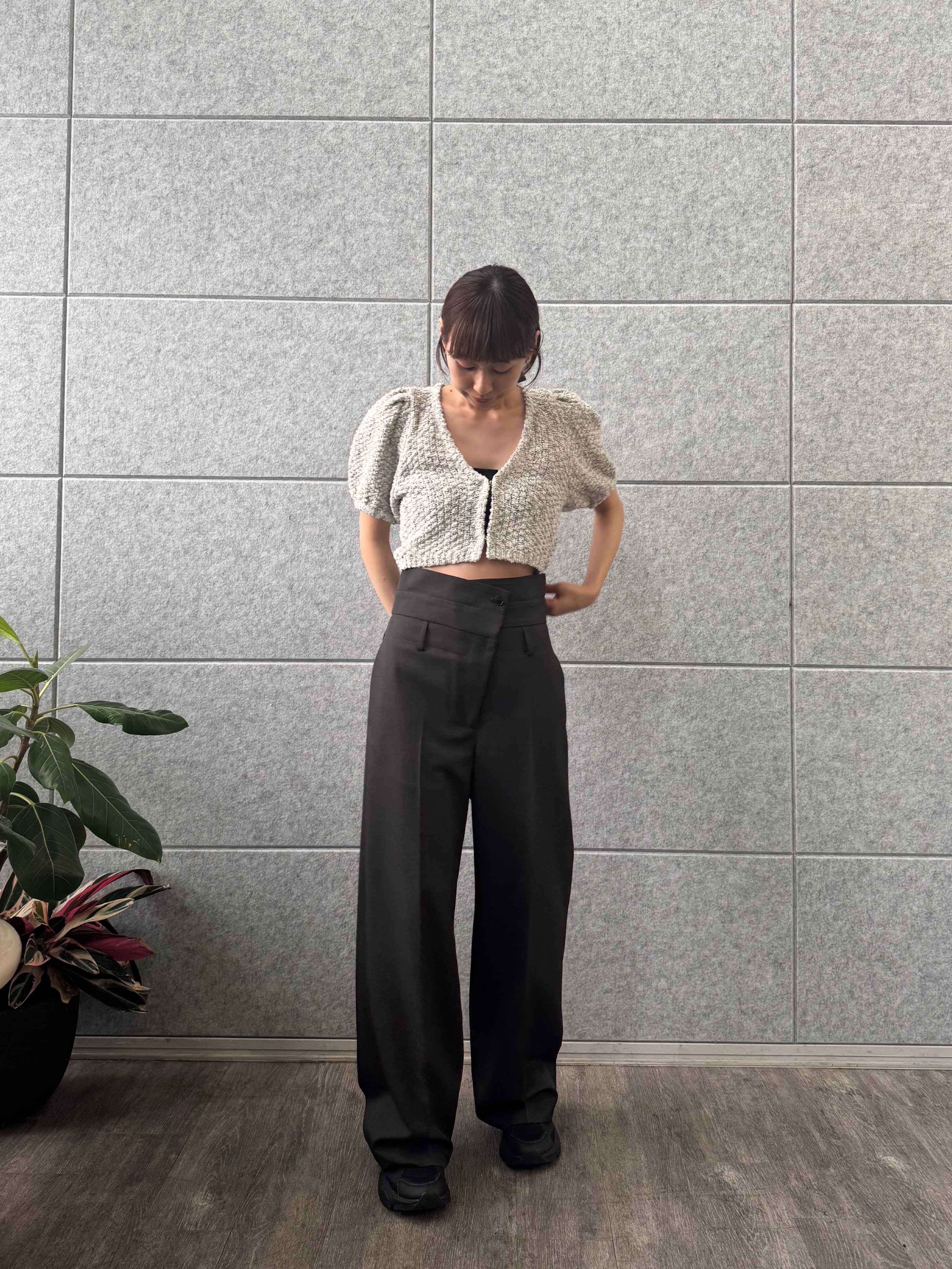 designer yukaさんの「CODE A｜turn up chic trousers」を使ったコーディネート