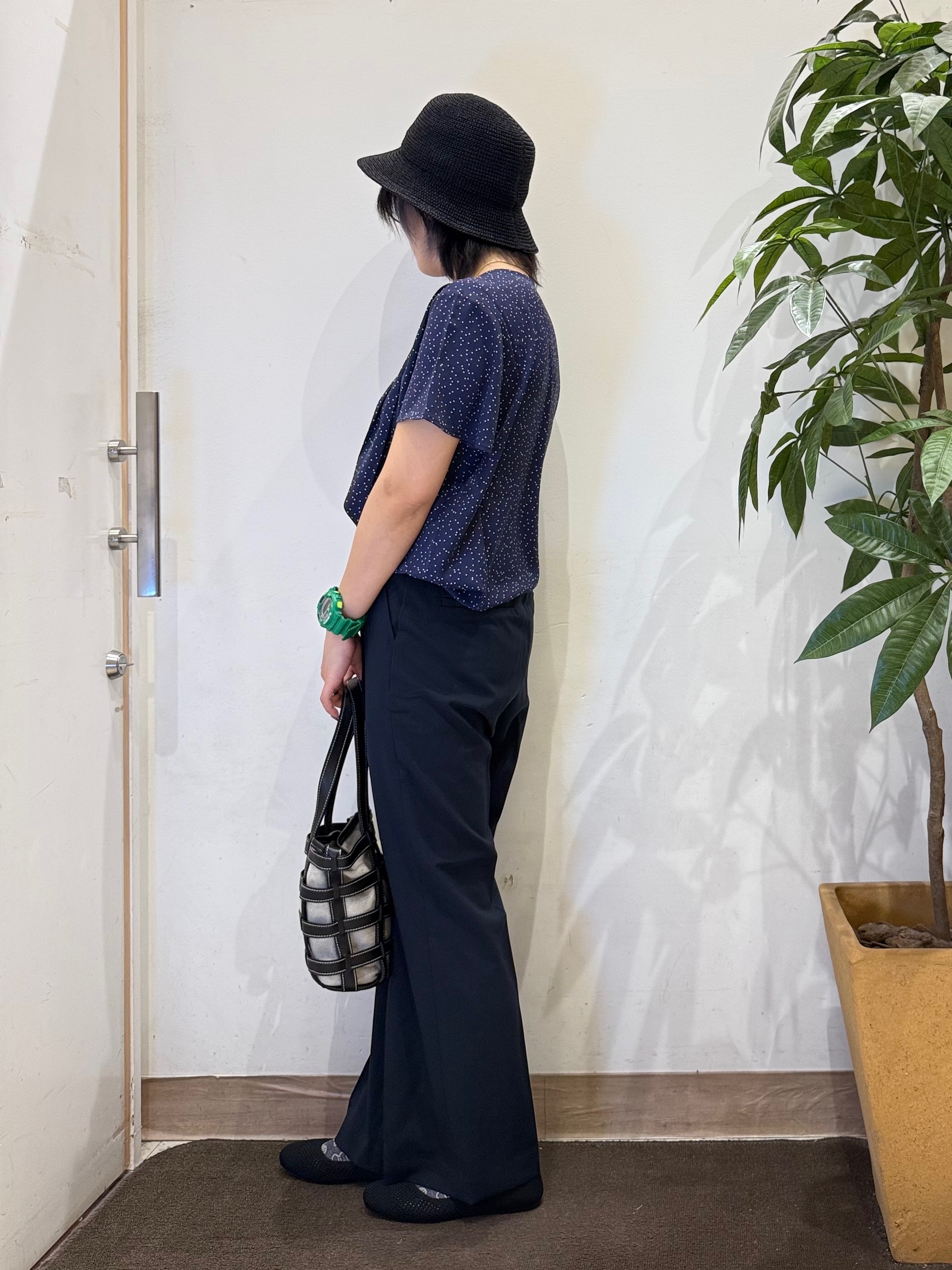misakiさんの「SHOO･LA･RUE｜【ひんやり/UV/セットアップ可】洗濯後しわになりにくい スキッパーブラウス」を使ったコーディネート