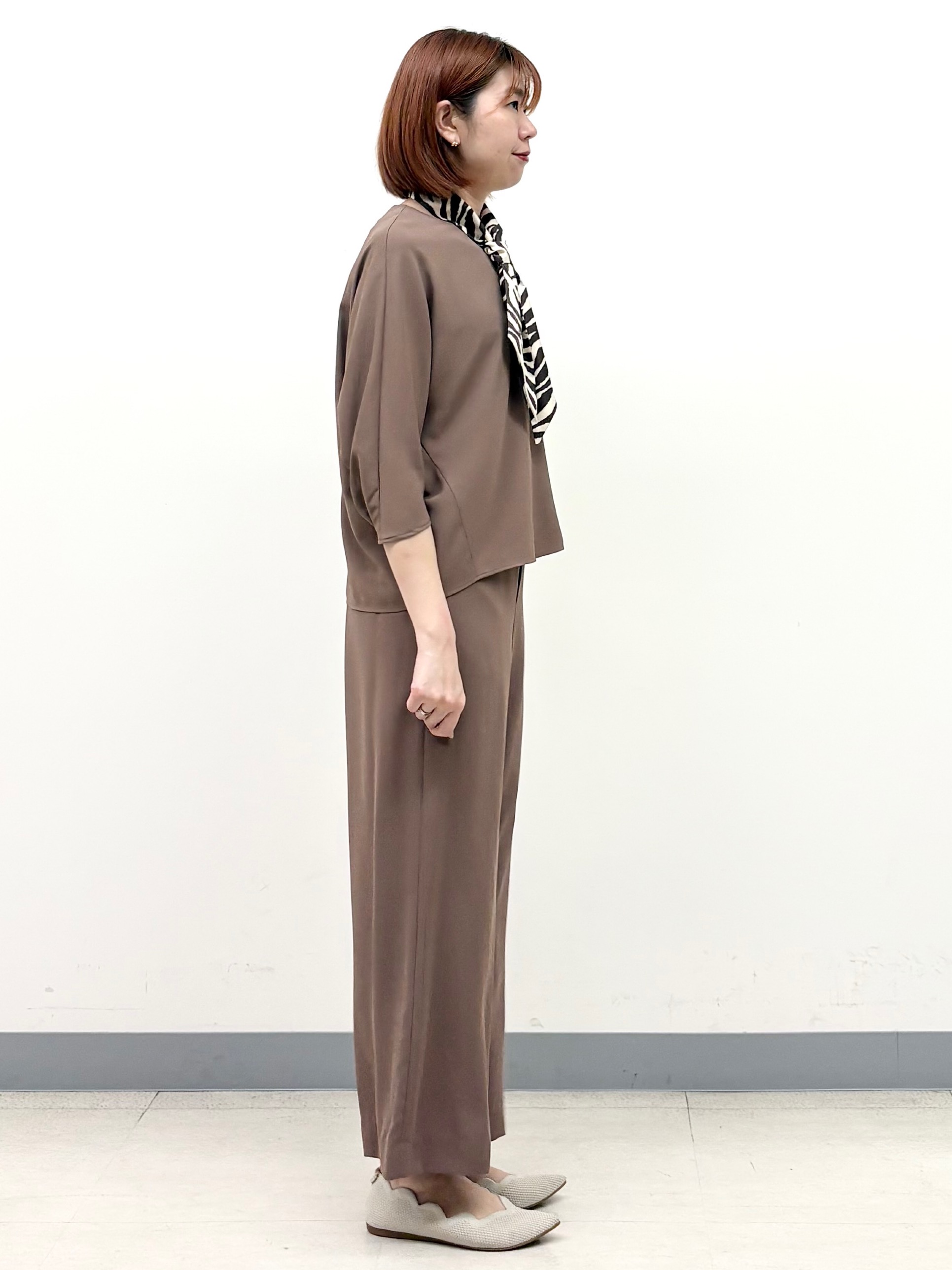 まいこさんの「INDIVI｜【さらに軽く軽快！／着る日傘】ドルマントップス」を使ったコーディネート