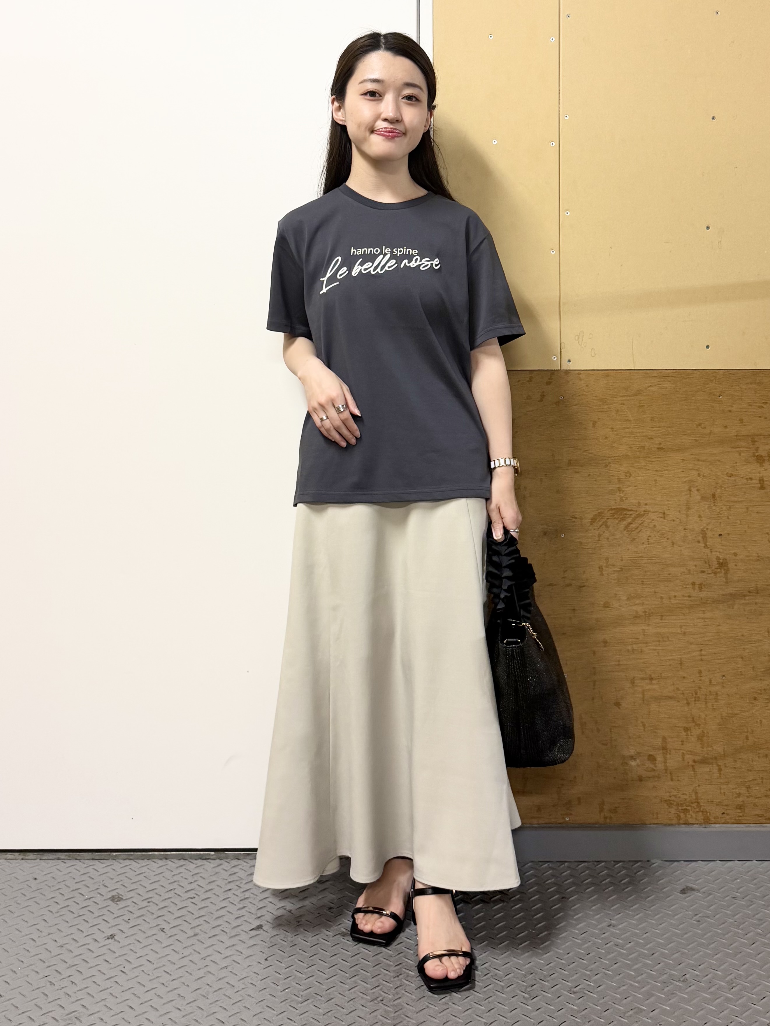 sahoさんの「THE SHOP TK｜【ひんやりさらさら】ロゴアソートクルーネックTシャツ」を使ったコーディネート