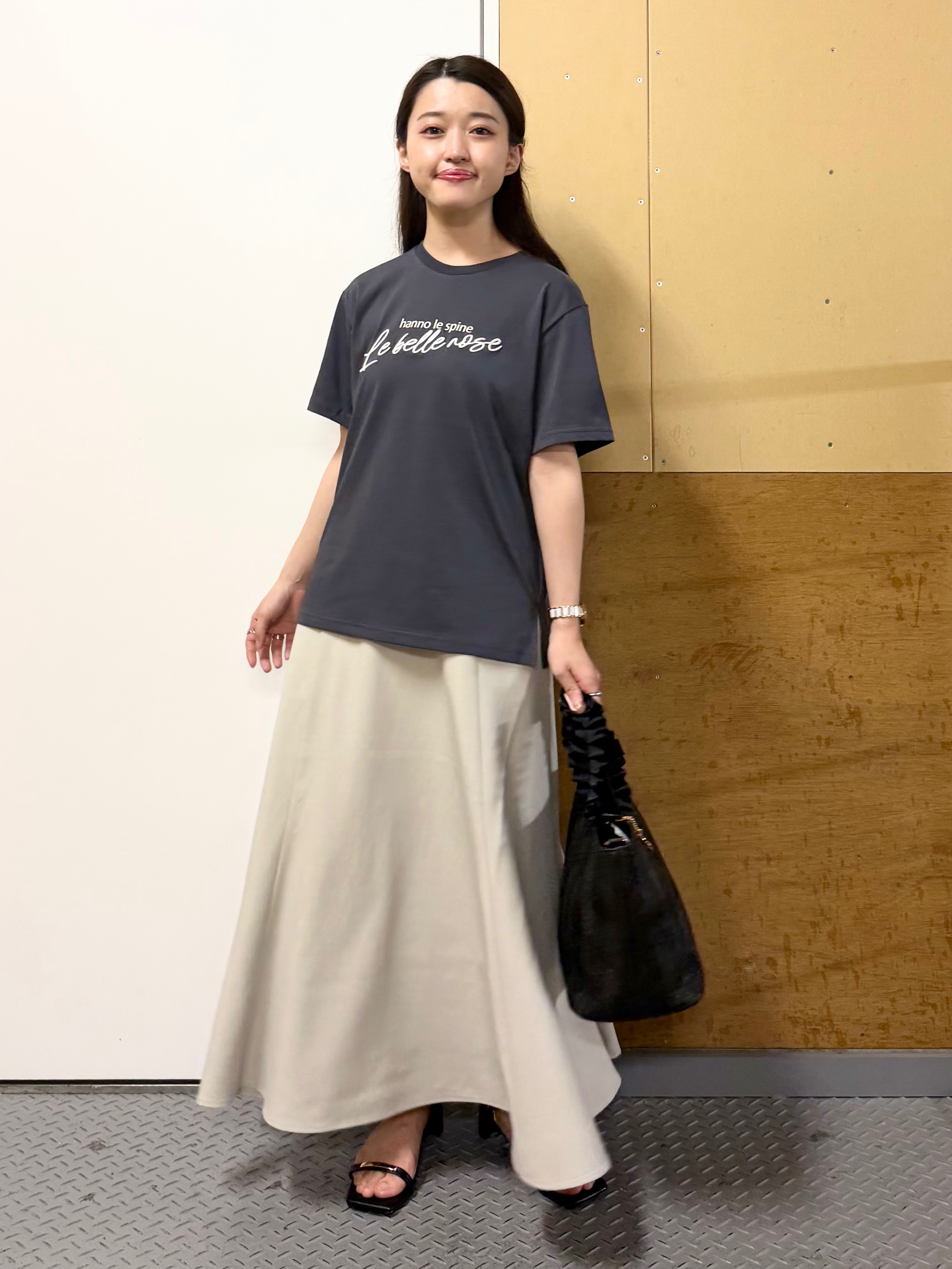 sahoさんの「THE SHOP TK｜【ひんやりさらさら】ロゴアソートクルーネックTシャツ」を使ったコーディネート