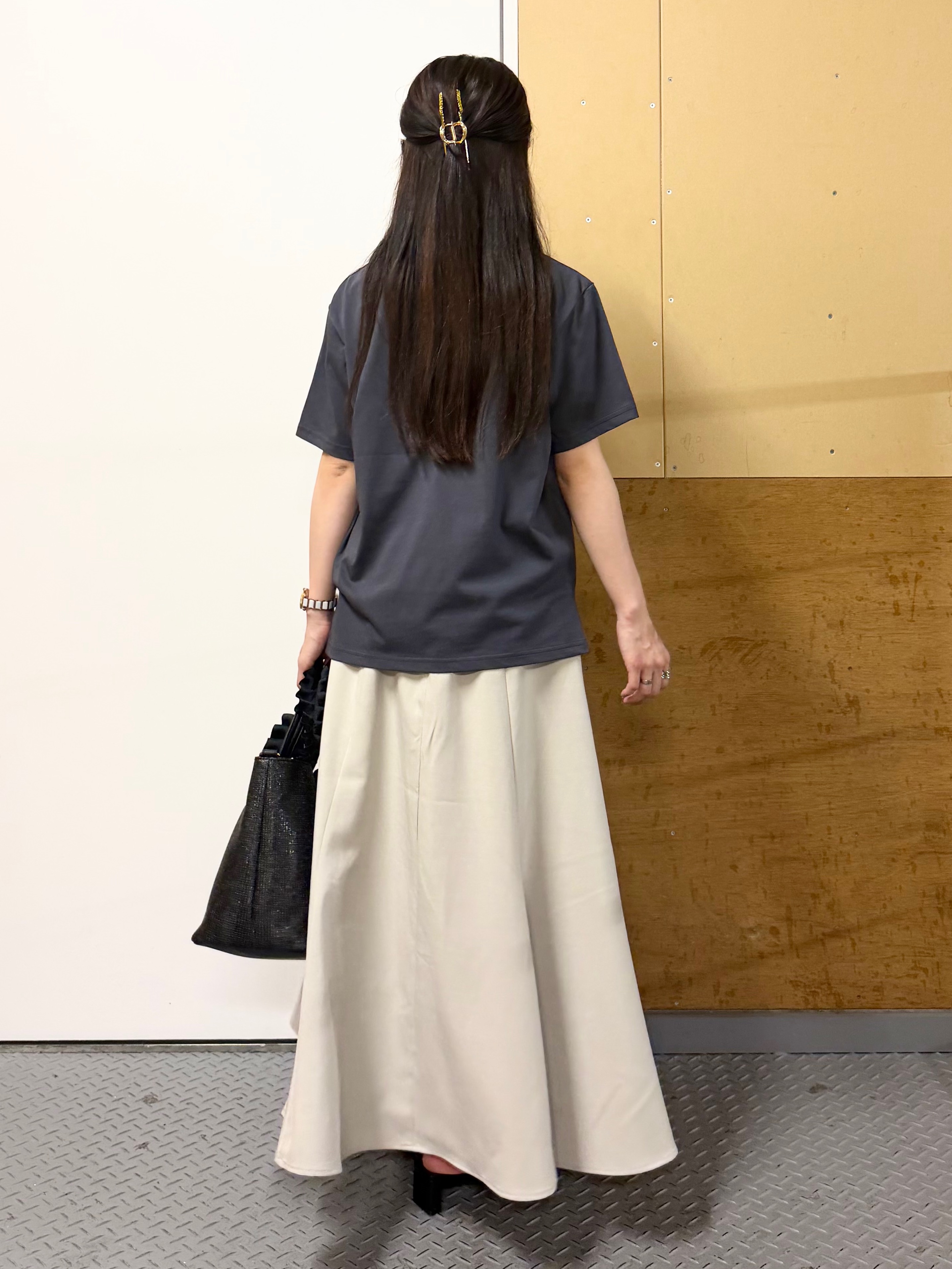 sahoさんの「THE SHOP TK｜【ひんやりさらさら】ロゴアソートクルーネックTシャツ」を使ったコーディネート