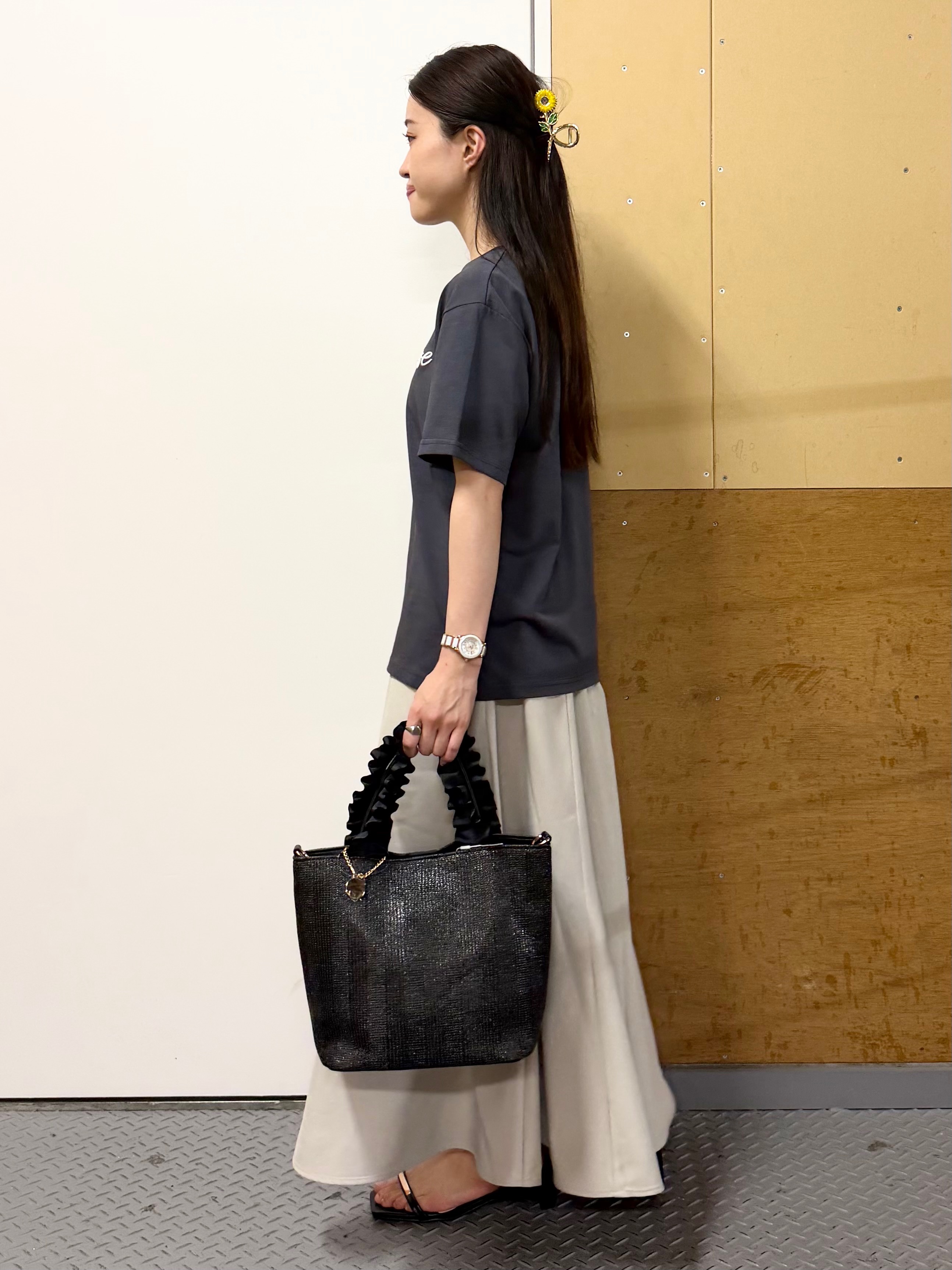 sahoさんの「THE SHOP TK｜【ひんやりさらさら】ロゴアソートクルーネックTシャツ」を使ったコーディネート