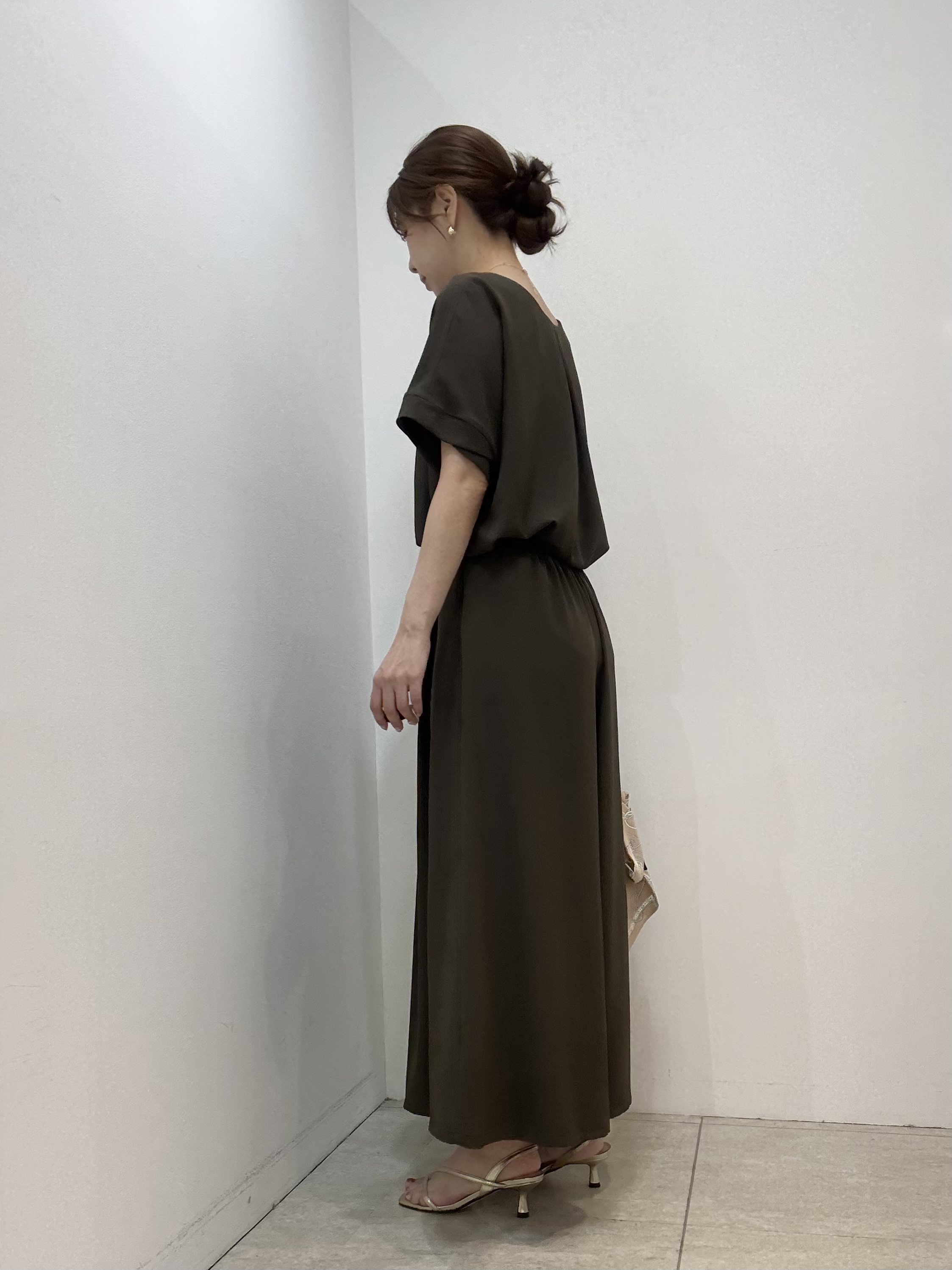 かなえさんの「UNTITLED｜【前後2WAY/はっ水/セットアップ可】リラクシーフレンチスリーブブラウス」を使ったコーディネート