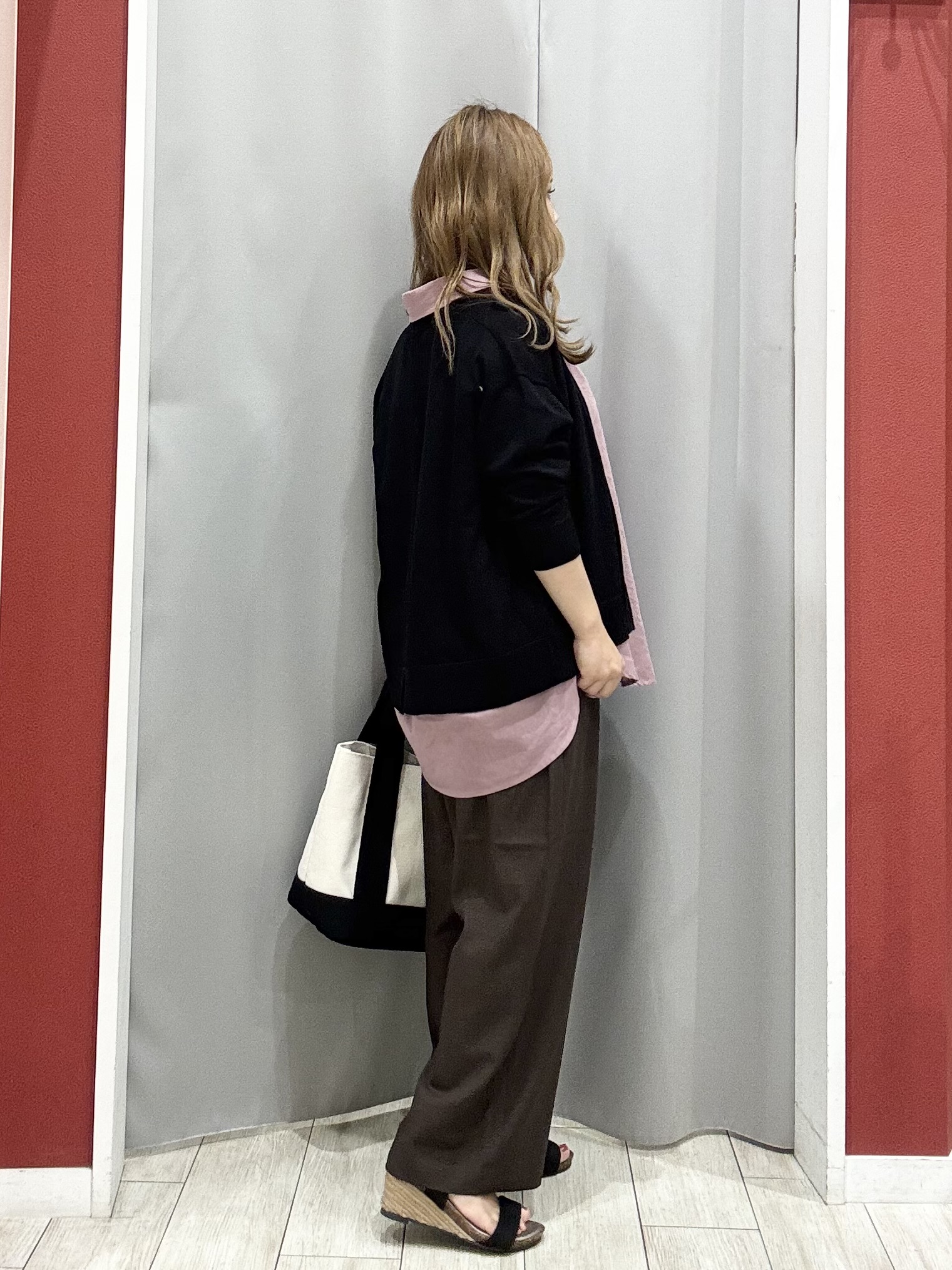 shioさんの「SHOO･LA･RUE｜【ひんやり/洗濯機可/S-LL】オンにもオフにも マルチに使えるボタンレスカーディガン」を使ったコーディネート