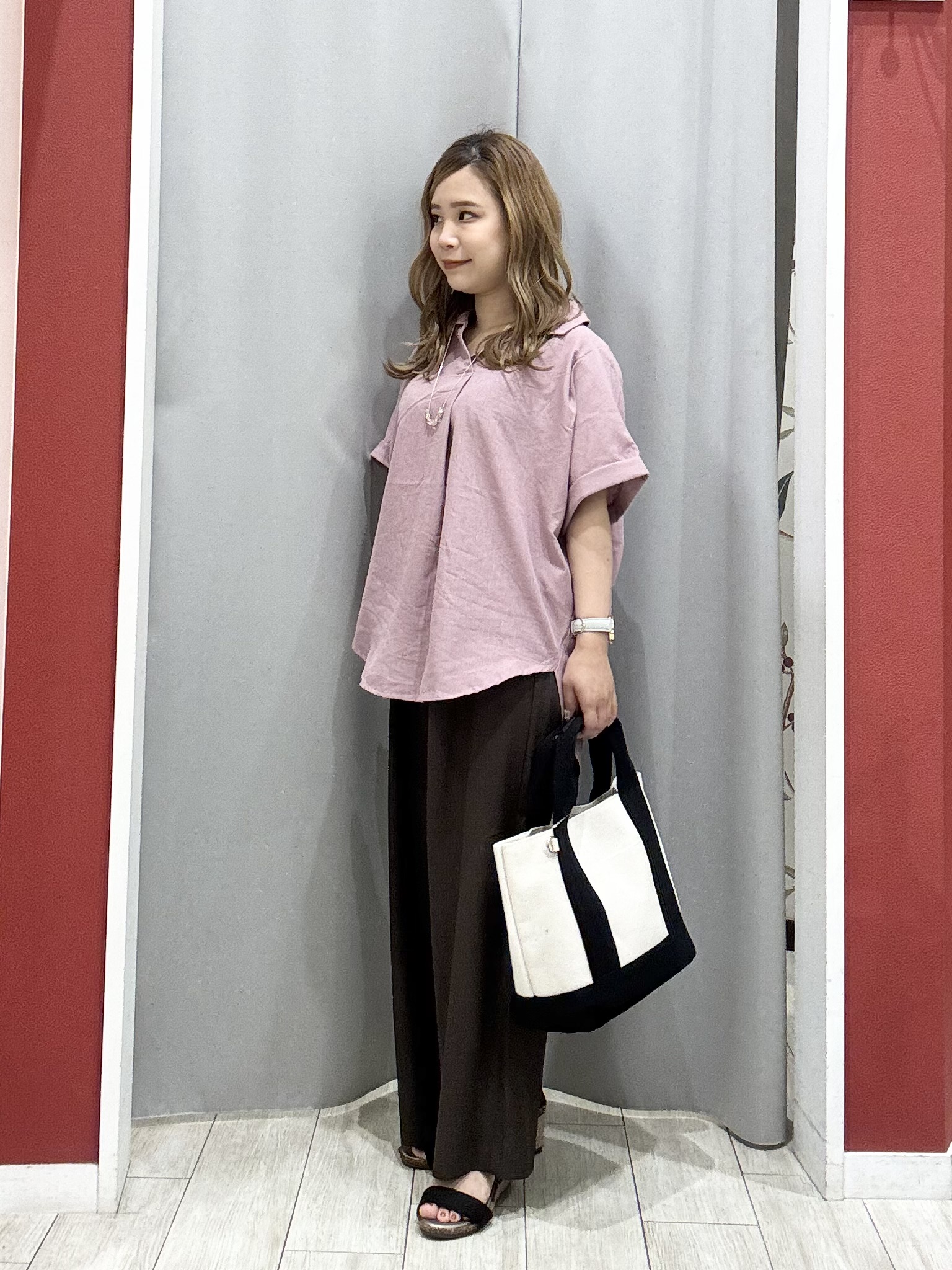 shioさんの「SHOO･LA･RUE｜【ひんやり/洗濯機可/S-LL】オンにもオフにも マルチに使えるボタンレスカーディガン」を使ったコーディネート