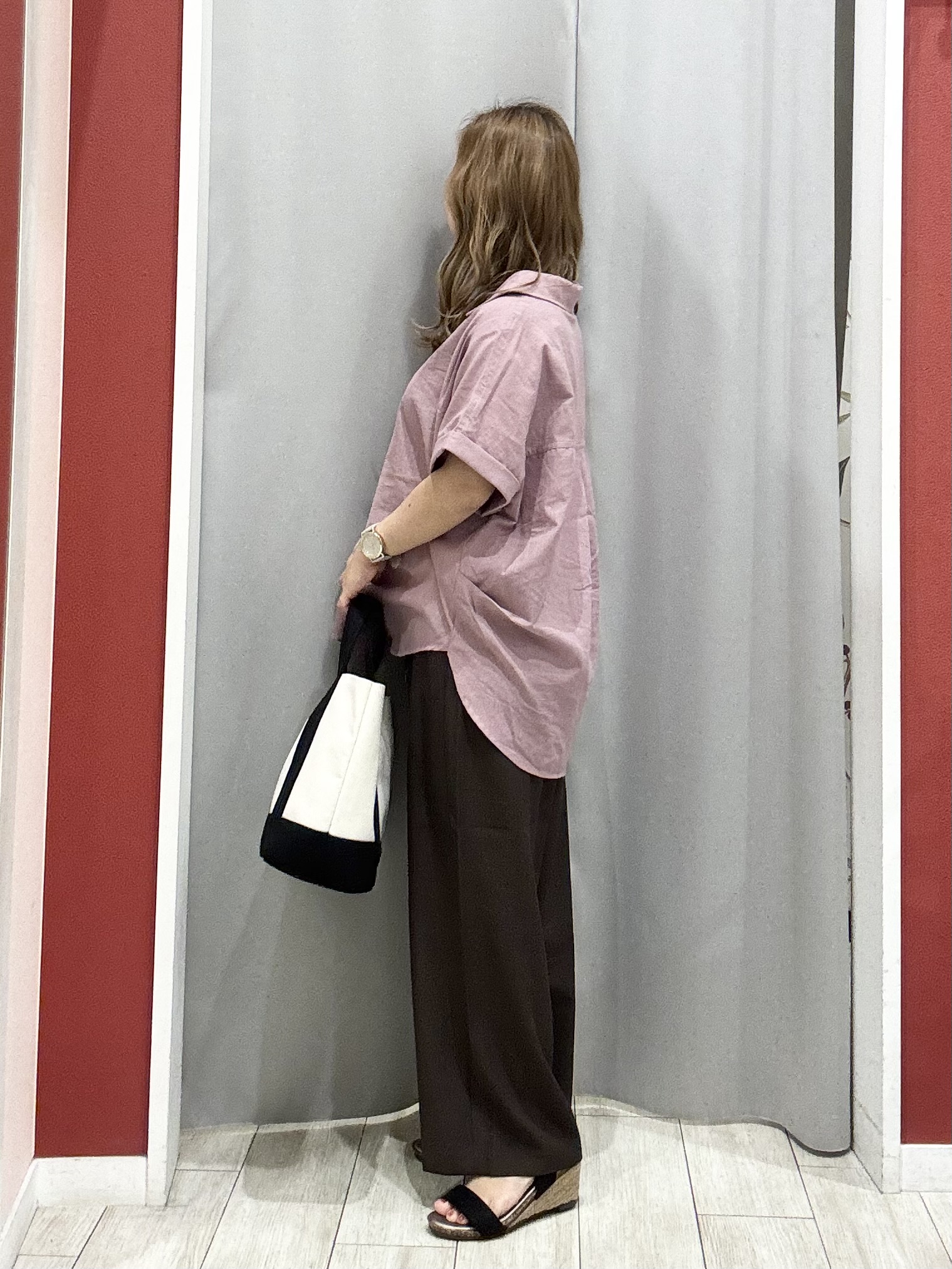 shioさんの「SHOO･LA･RUE｜【ひんやり/洗濯機可/S-LL】オンにもオフにも マルチに使えるボタンレスカーディガン」を使ったコーディネート