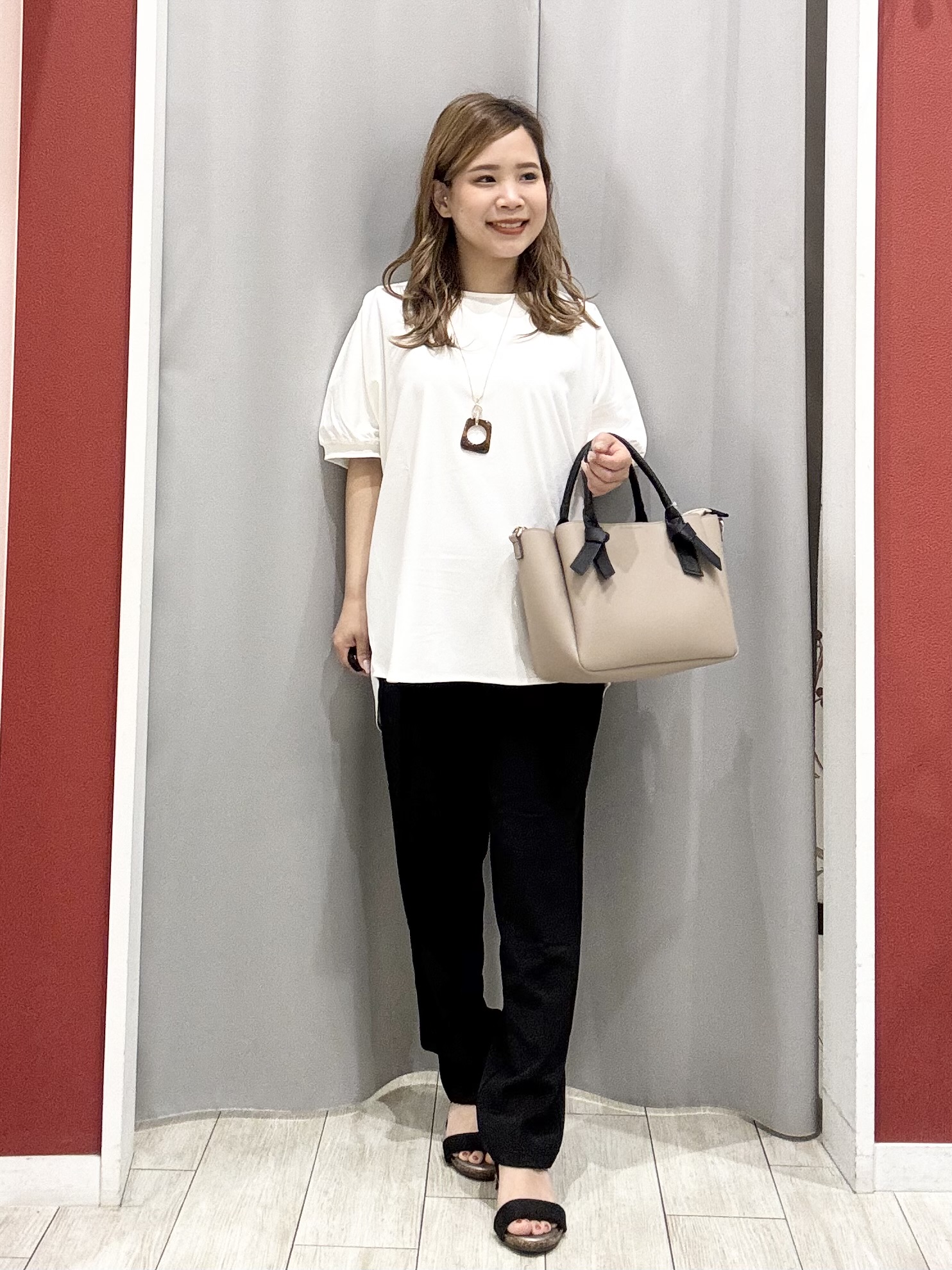 shioさんの「SHOO･LA･RUE｜【ひんやり/洗濯機可/S-LL】オンにもオフにも マルチに使えるボタンレスカーディガン」を使ったコーディネート