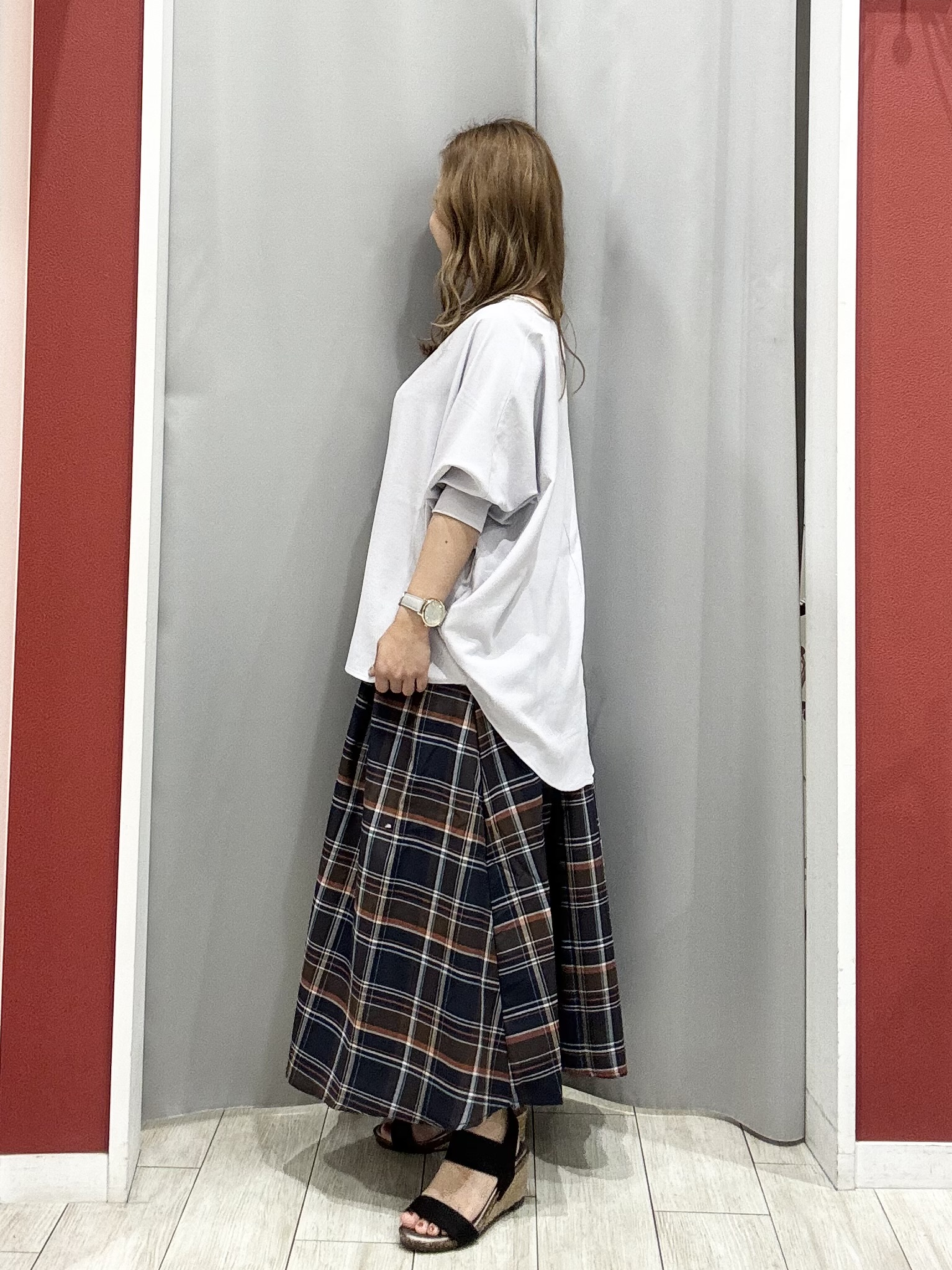 shioさんの「SHOO･LA･RUE｜【着丈選べる/体型カバー/洗濯機可】さらさらとろん ドルマンブラウス」を使ったコーディネート