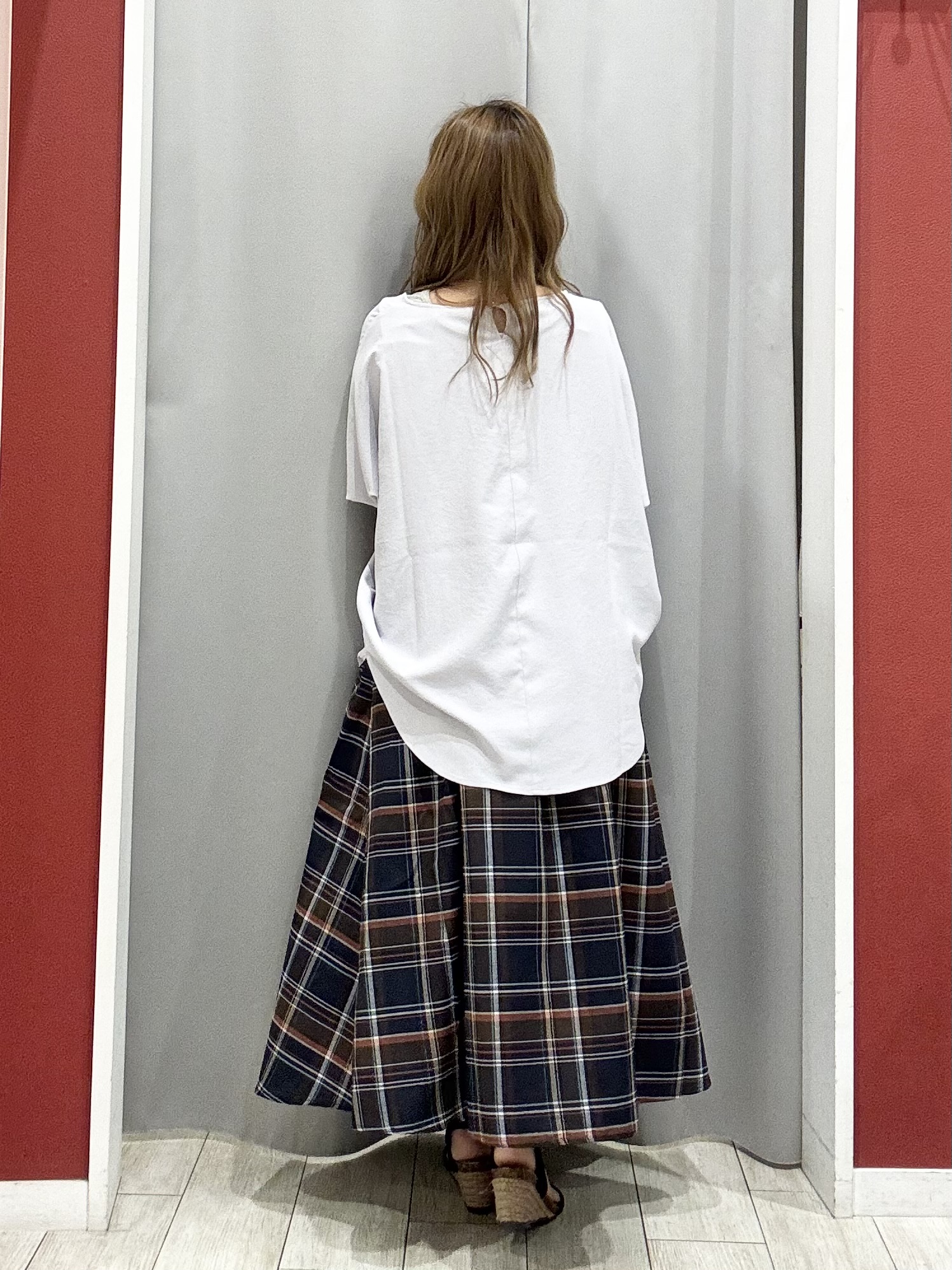 shioさんの「SHOO･LA･RUE｜【着丈選べる/体型カバー/洗濯機可】さらさらとろん ドルマンブラウス」を使ったコーディネート