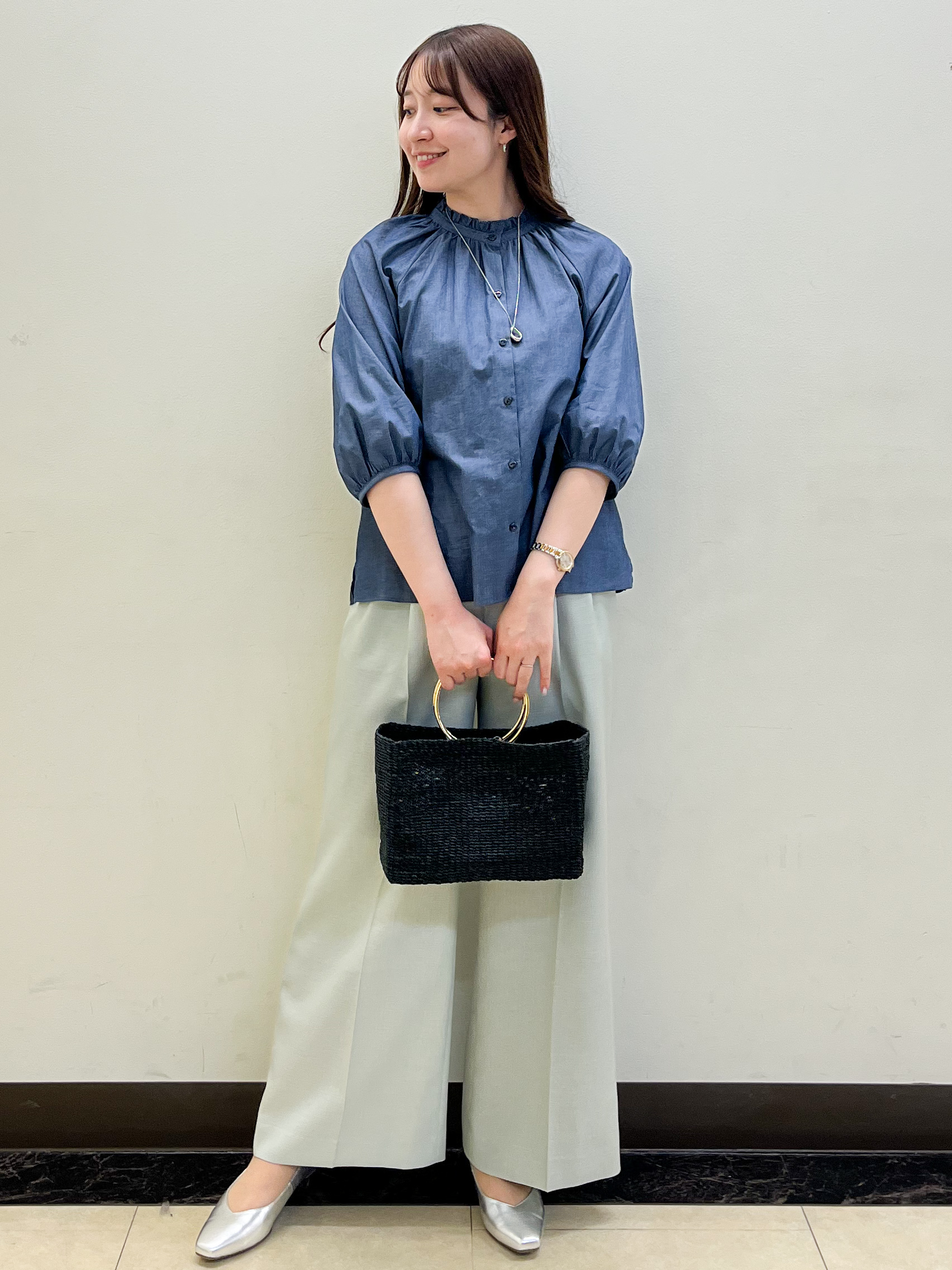 mikikoさんの「Reflect｜フロントボタンデザインブラウス」を使ったコーディネート