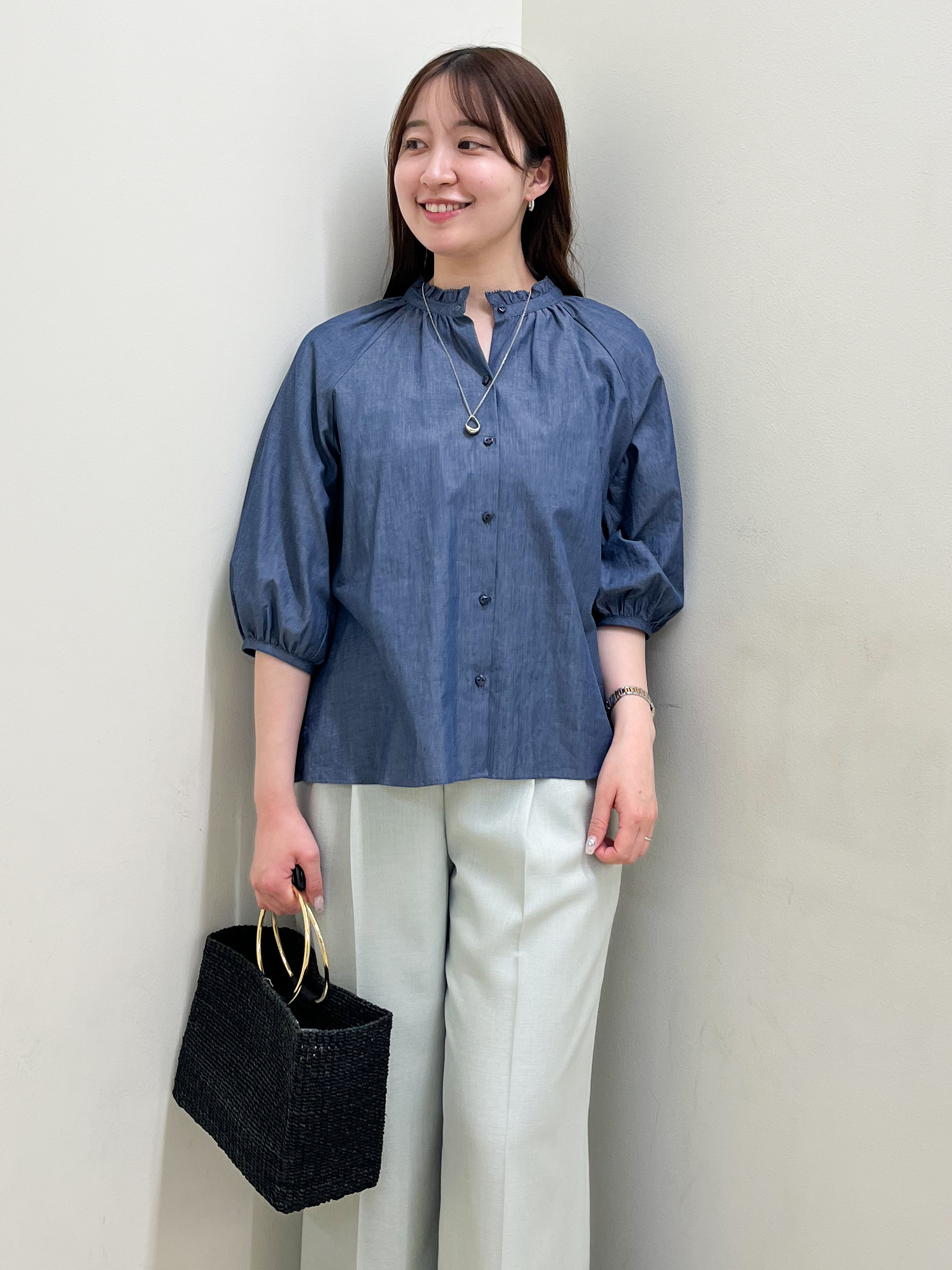 mikikoさんの「Reflect｜フロントボタンデザインブラウス」を使ったコーディネート