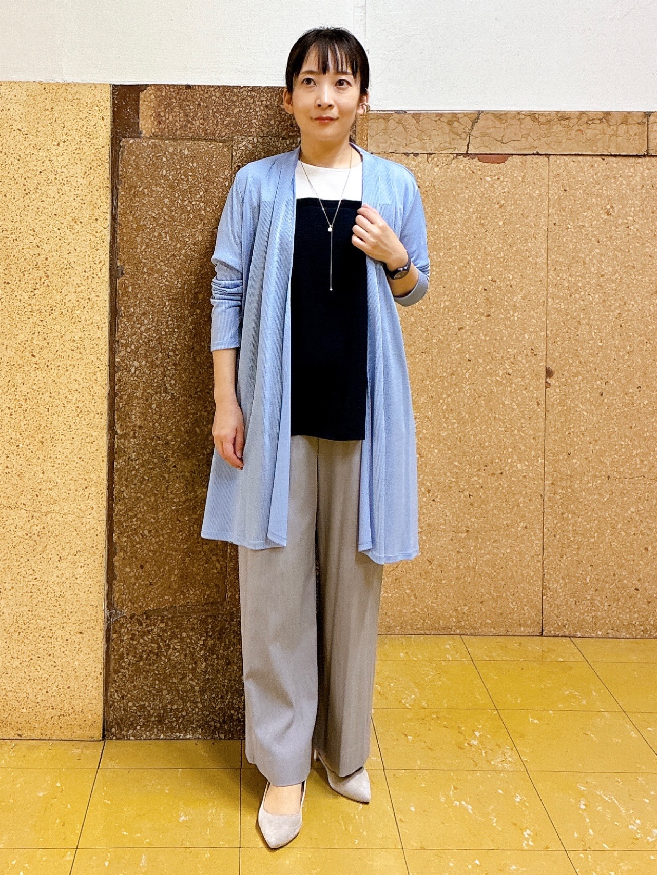 hattoriさんの「INDIVI｜【洗える／アンサンブル可能】シアースストライプカーディガン」を使ったコーディネート