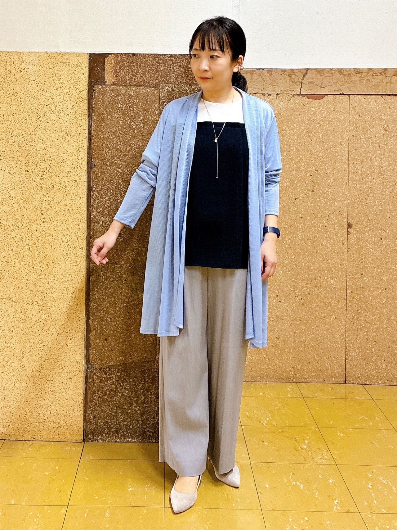 hattoriさんの「INDIVI｜【洗える／アンサンブル可能】シアースストライプカーディガン」を使ったコーディネート