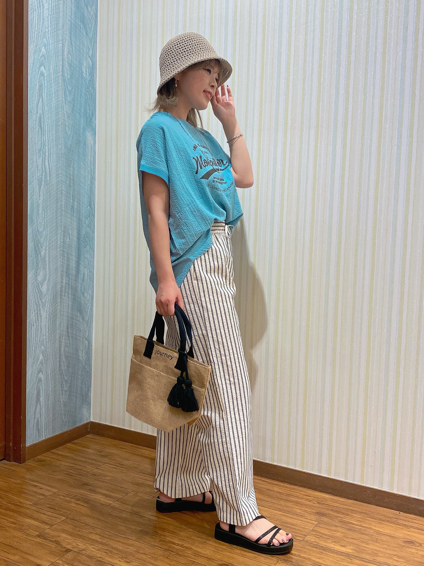ayaさんの「SHOO･LA･RUE｜【洗濯機可】ぽこぽこさらさら アソートTシャツ」を使ったコーディネート