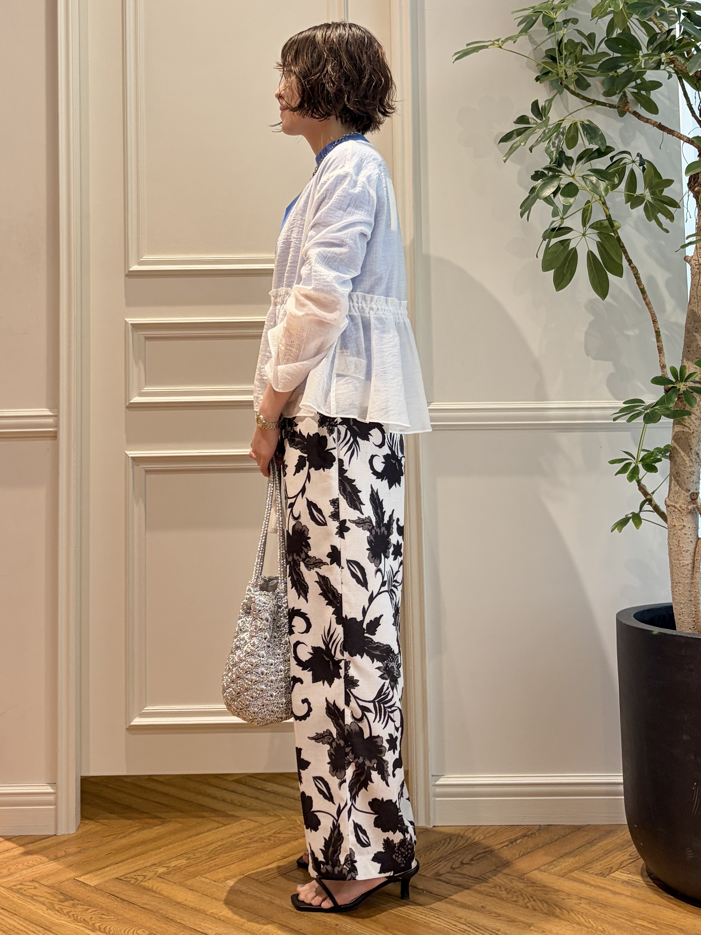 nakaoさんの「DRESSTERIOR｜メタリック クロッシェ バッグ」を使ったコーディネート