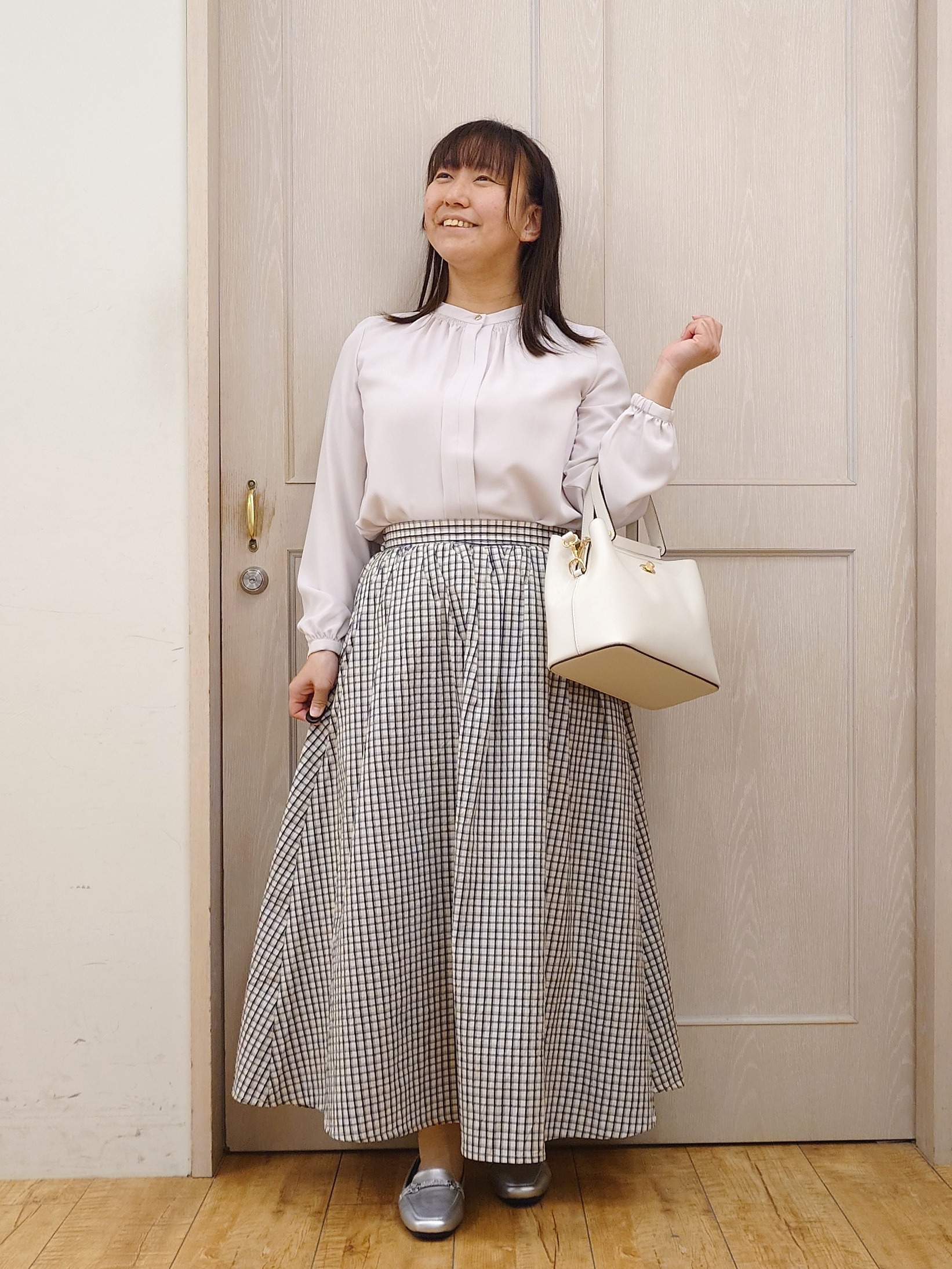とろろさんの「SHOO･LA･RUE｜【セットアップ可/S-LL/なめらかタッチ】大人のきれいめスタイルに ノーカラージップブルゾン」を使ったコーディネート
