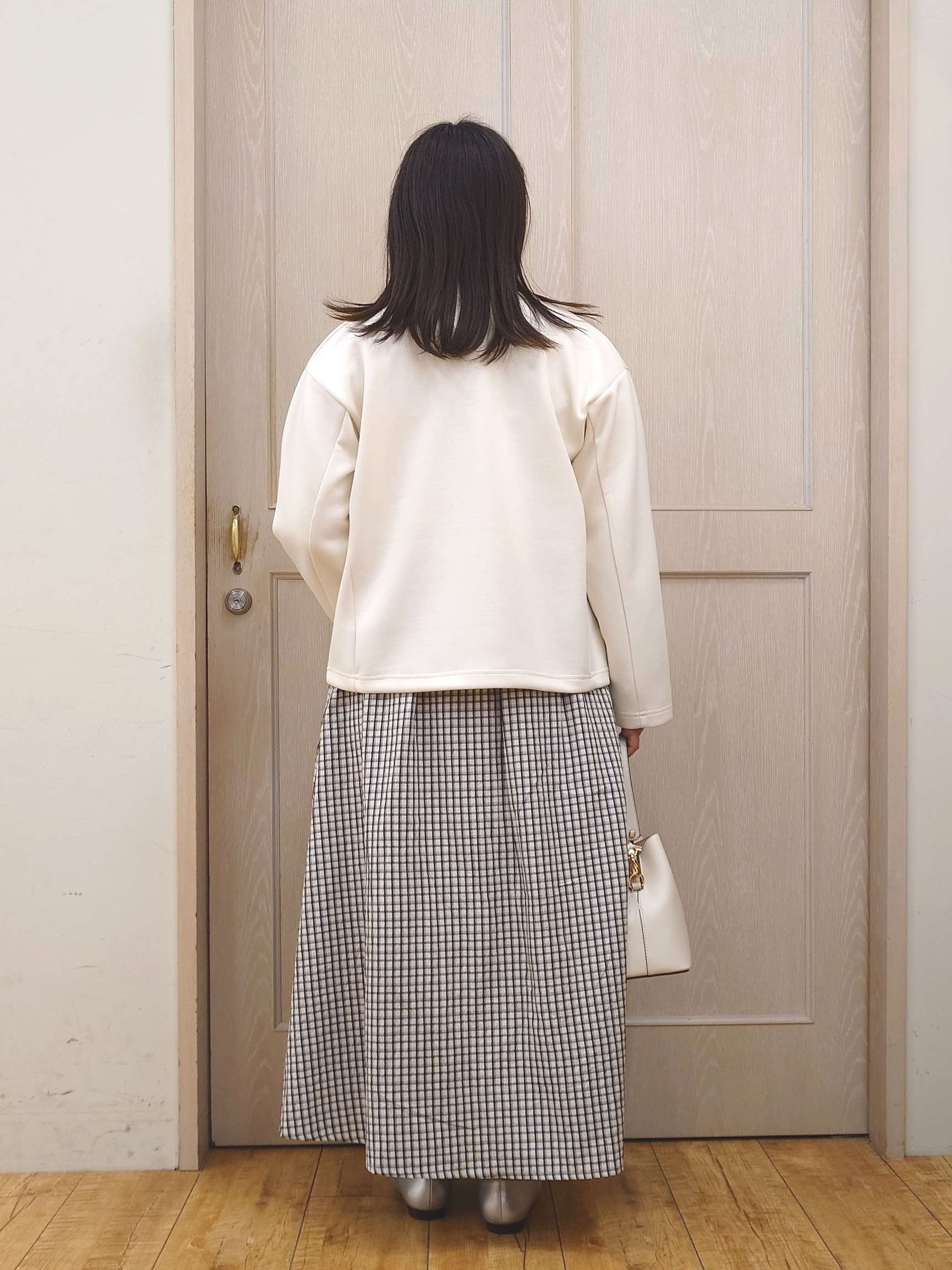 とろろさんの「SHOO･LA･RUE｜【セットアップ可/S-LL/なめらかタッチ】大人のきれいめスタイルに ノーカラージップブルゾン」を使ったコーディネート