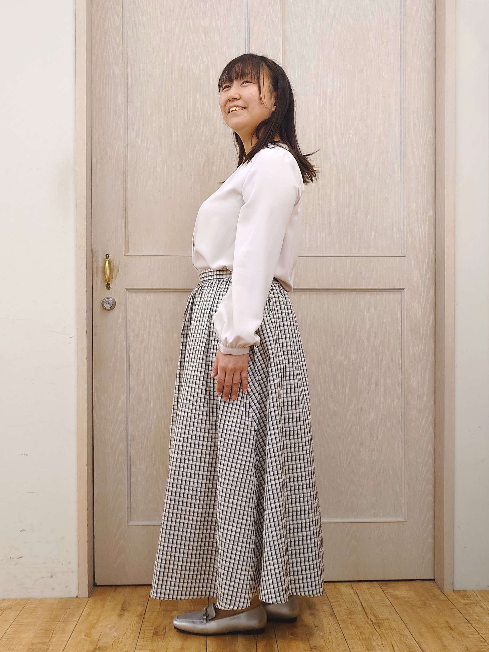とろろさんの「SHOO･LA･RUE｜【セットアップ可/S-LL/なめらかタッチ】大人のきれいめスタイルに ノーカラージップブルゾン」を使ったコーディネート