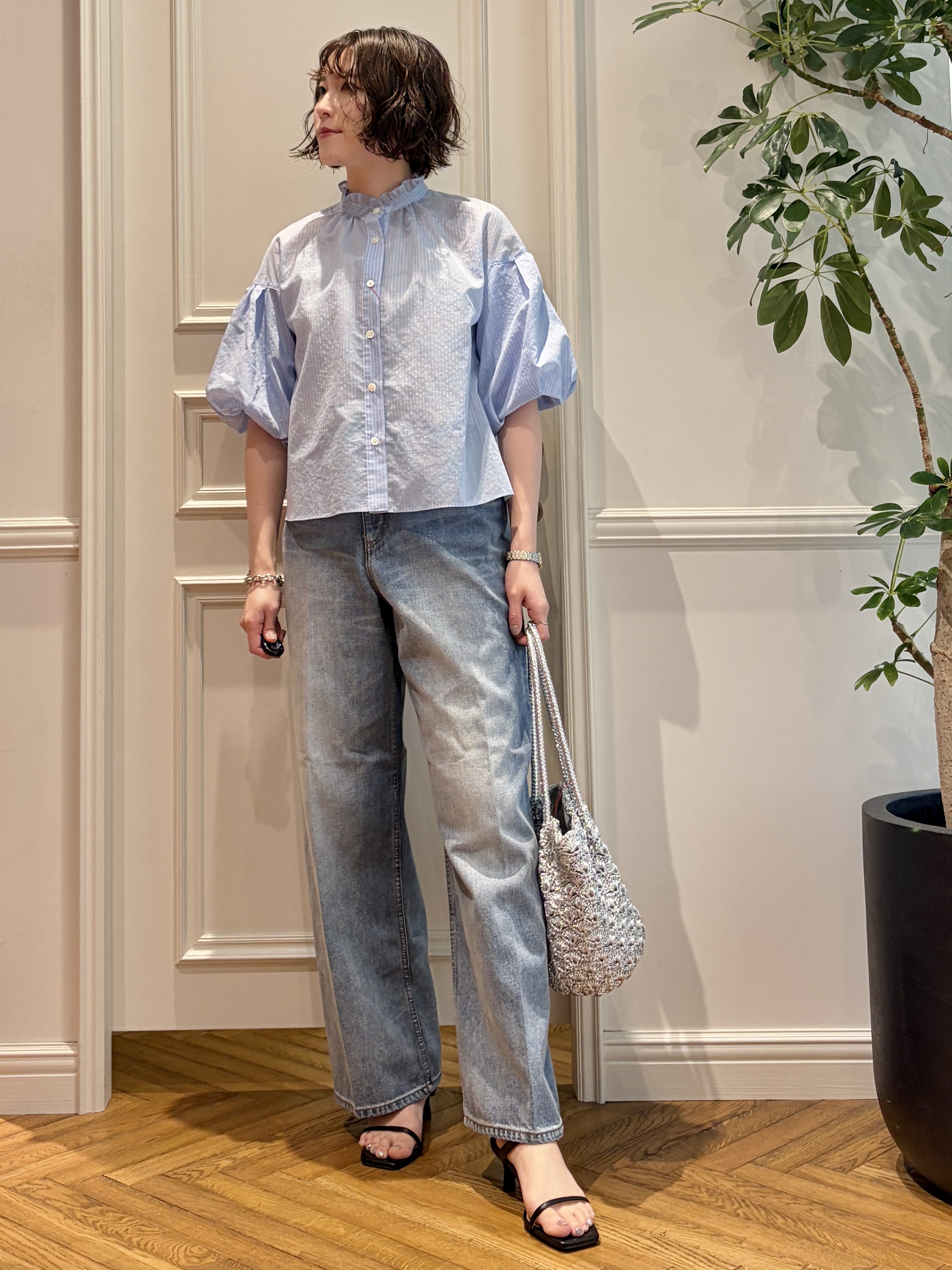 nakaoさんの「DRESSTERIOR｜【1枚で着映え/ウォッシャブル】ストライプスタンドフリルボリュームスリーブブラウス」を使ったコーディネート
