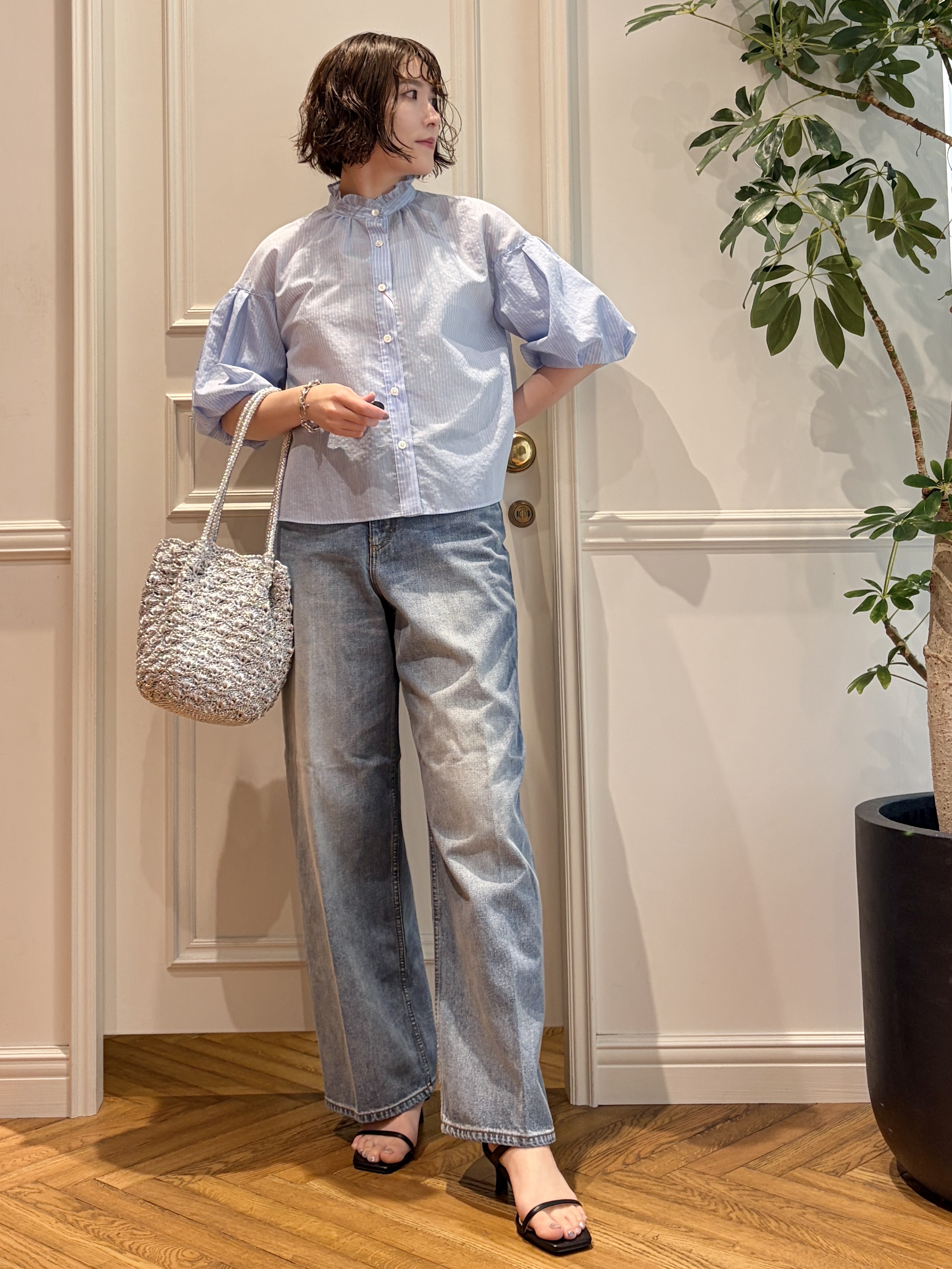 nakaoさんの「DRESSTERIOR｜【1枚で着映え/ウォッシャブル】ストライプスタンドフリルボリュームスリーブブラウス」を使ったコーディネート