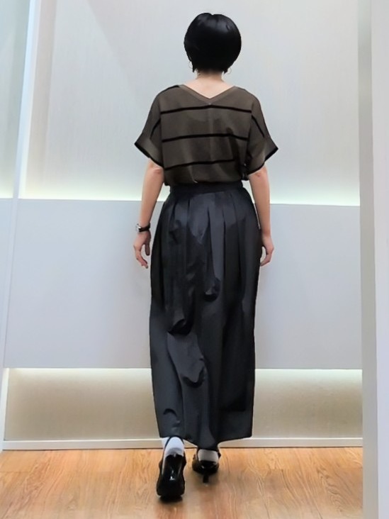ミズタさんの「UNTITLED｜【11色展開/体型カバー】前後2WAYフレンチスリーブニット」を使ったコーディネート